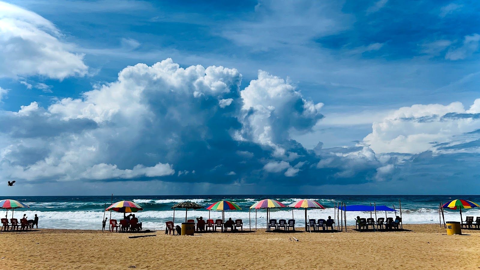 1600x900 Puri Beach
