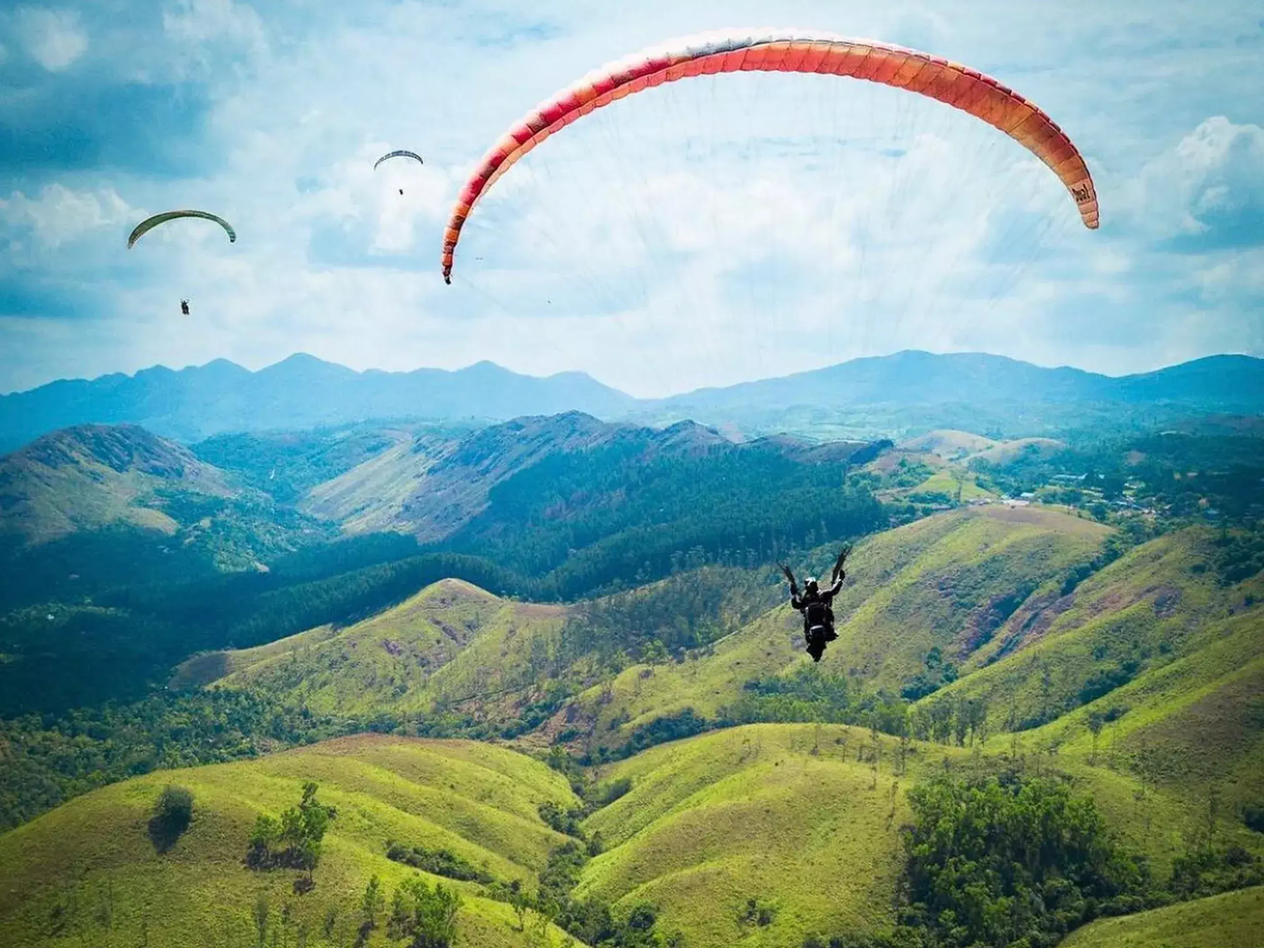 2560x1920 Vagamon to host ``Paragliging Festival 2024'' from January 15 to 17