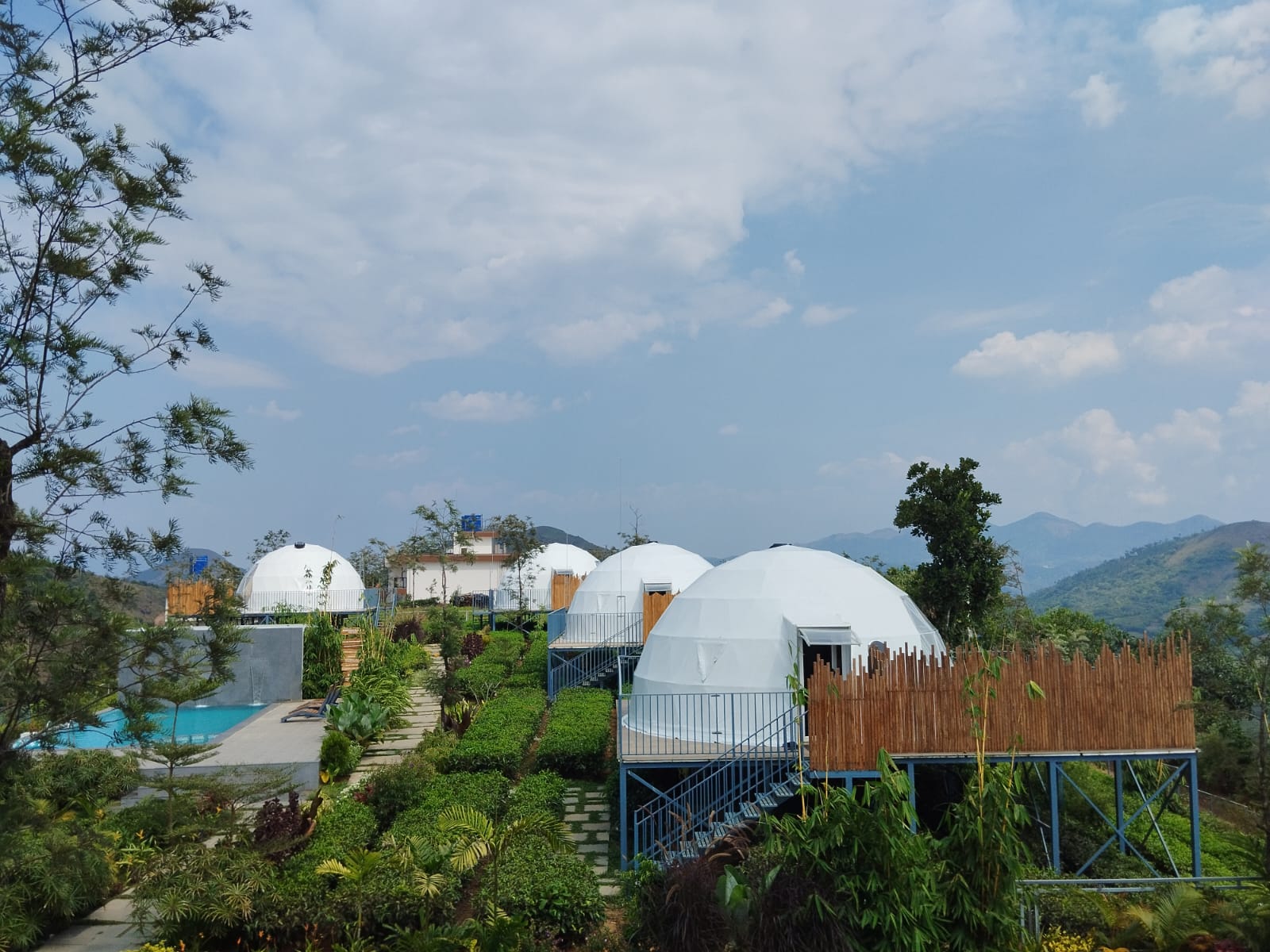 1600x1200 Glamping in