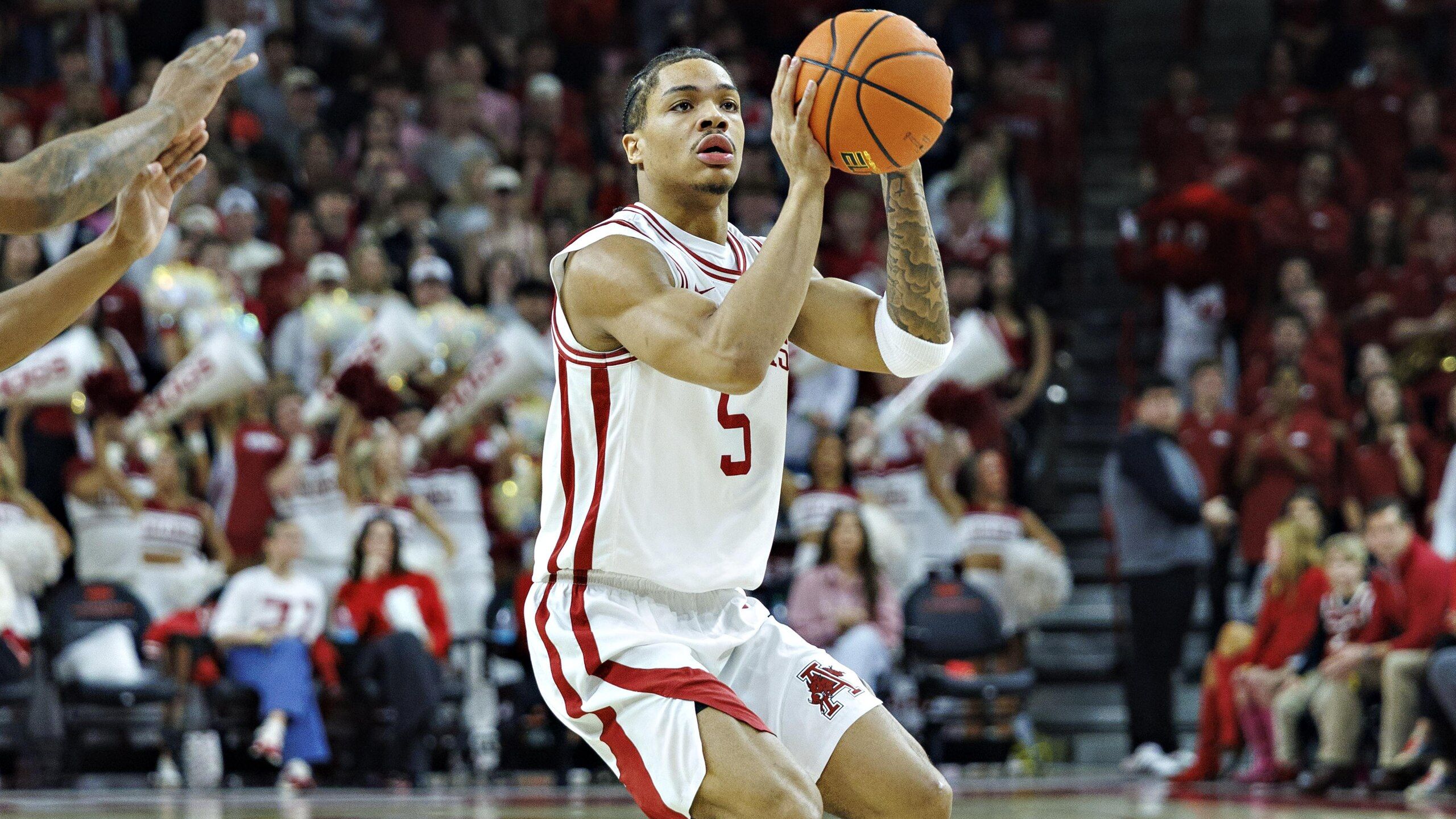 2560x1440 Darius Acuff Jr. Amazes CBB, NBA Draft Fans with 49 Points in Arkansas' 2OT Loss to Alabama