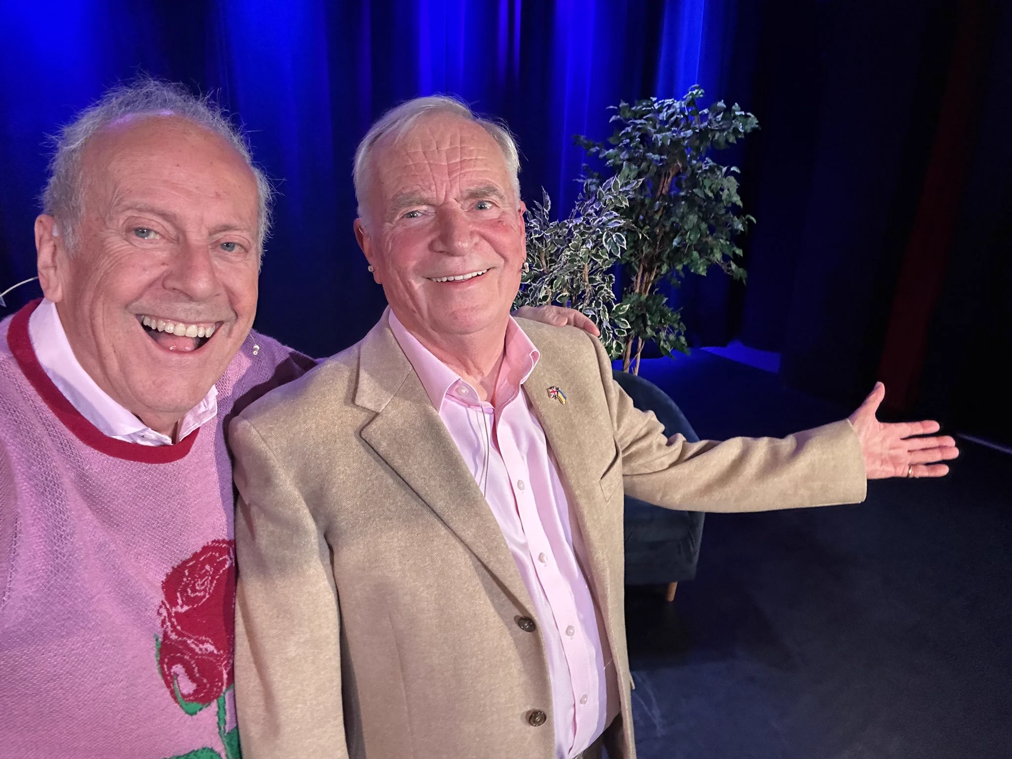 2048x1536 Gyles Brandreth on X: Just yesterday I did a show with Jeffrey Archer to celebrate his new novel said it was to be his last. He was in the most