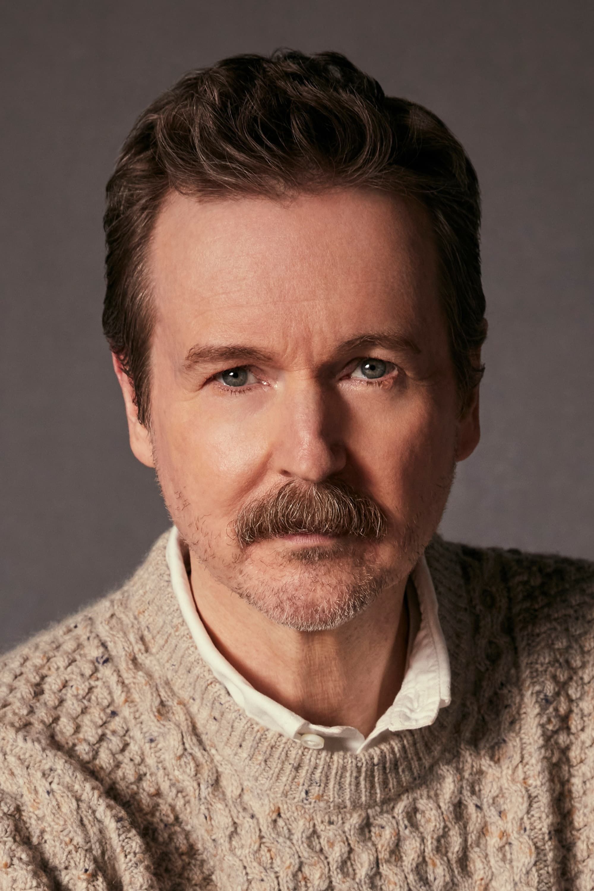 2000x3000 Matt Reeves Wallpaper