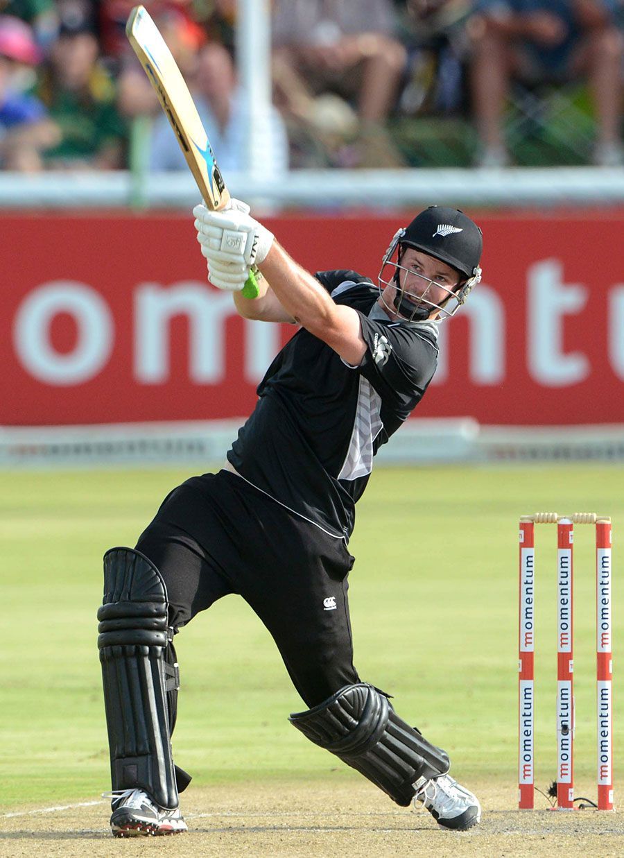 900x1237 Colin Munro Wallpaper