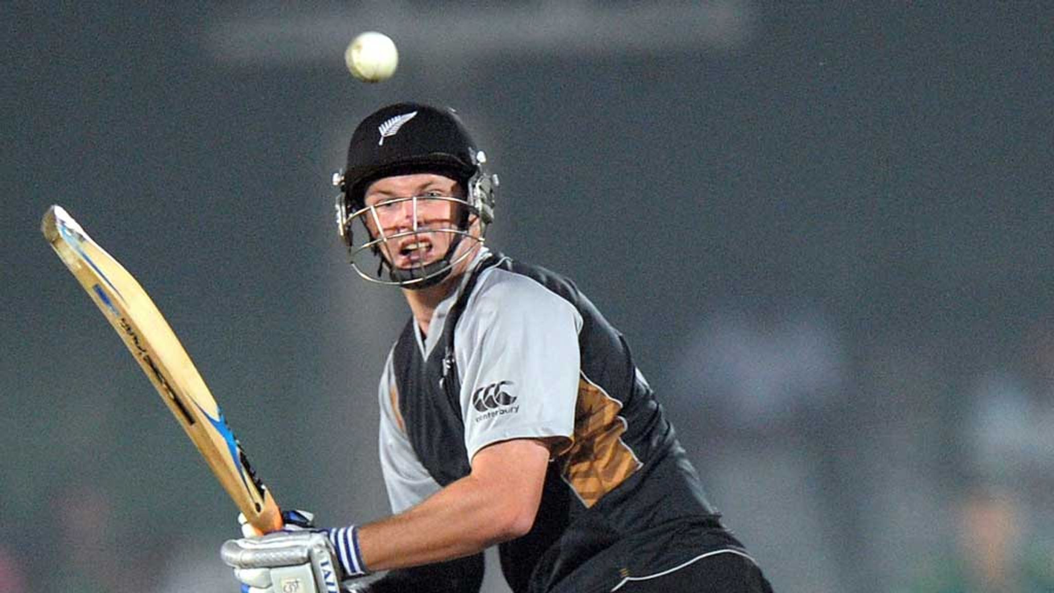 2048x1152 Colin Munro Wallpaper