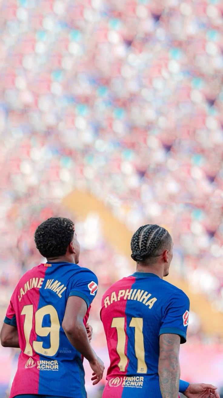 736x1308 Raphinha and Lamine Yamal