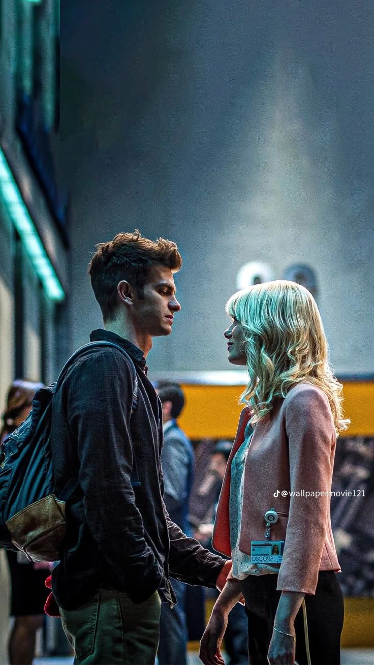 736x1308 Andrew and gwen wallpaper. Peter parker and gwen stacy wallpaper, Gwen e peter, Peter y