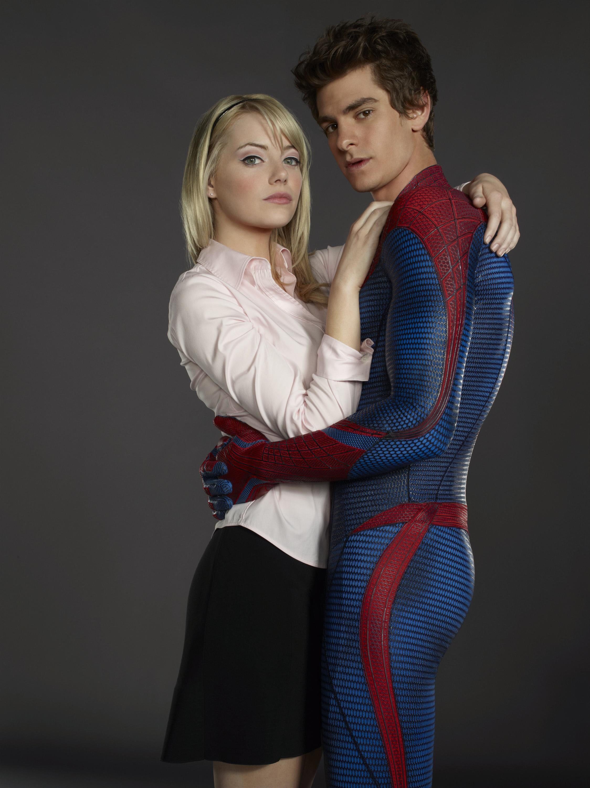2248x3000 Peter Parker And Gwen Stacy Wallpaper
