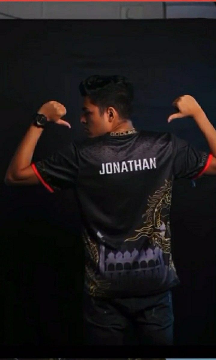 719x1198 Jonathan