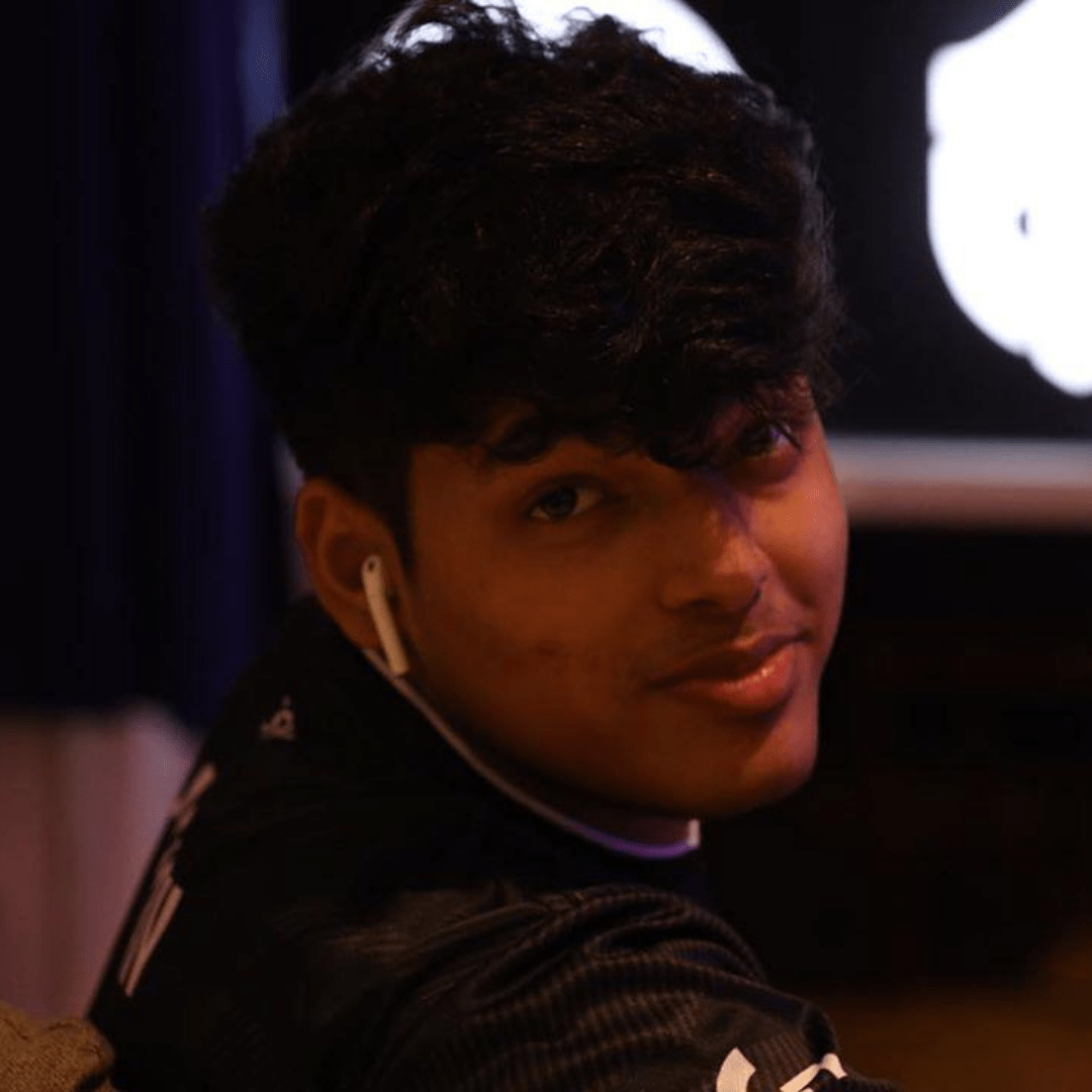 1080x1080 Jonathan Gaming Photo