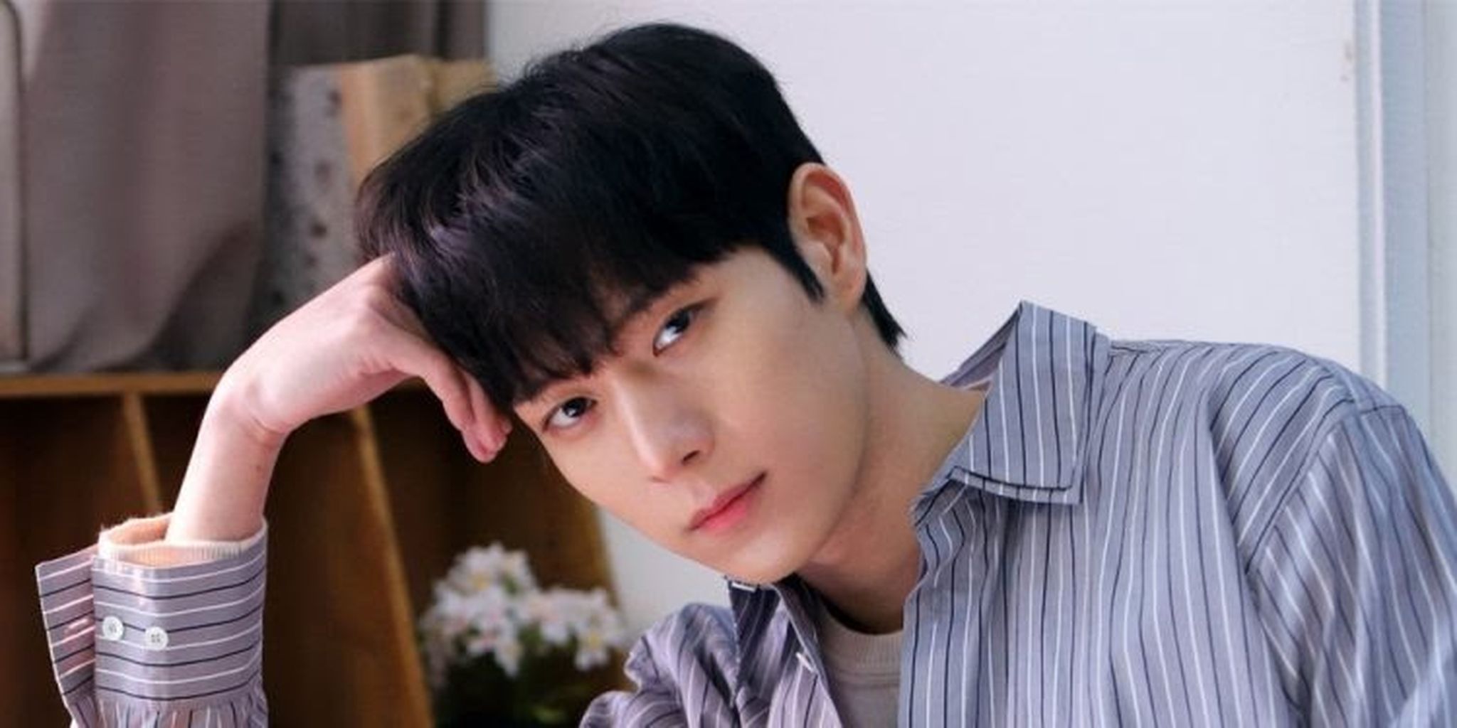 2048x1024 Shooting Stars (2022)