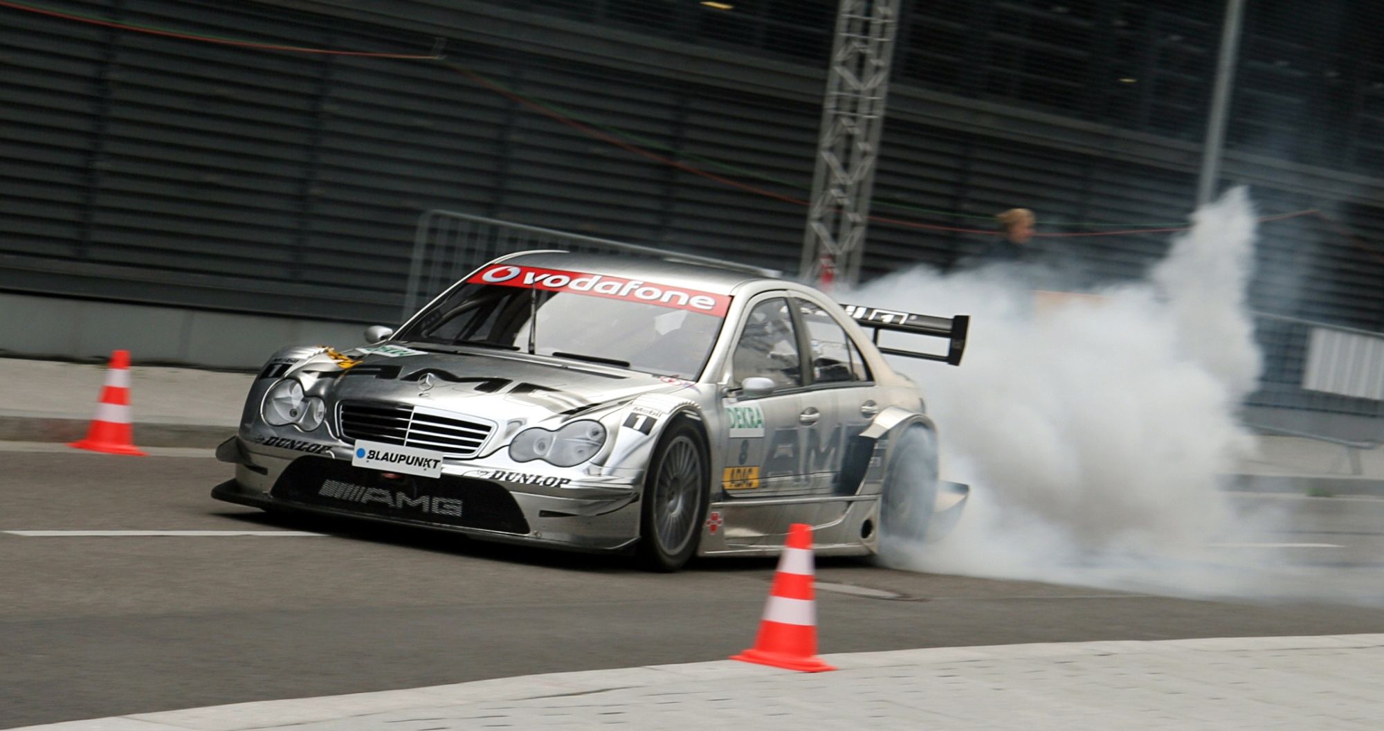 2000x1056 Mercedes DTM Wallpaper