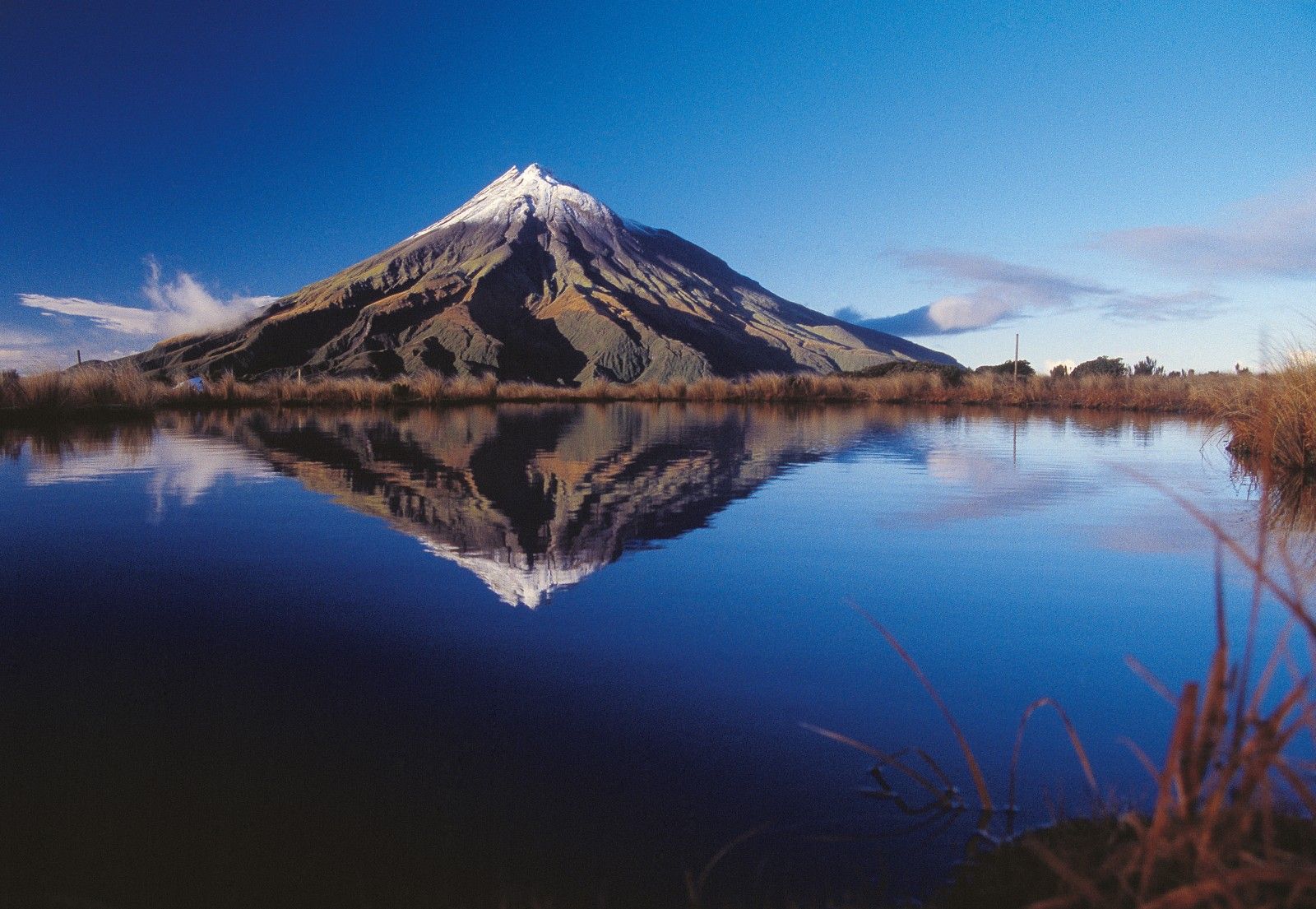 1600x1105 Taranaki—the shadow speaks. New Zealand Geographic