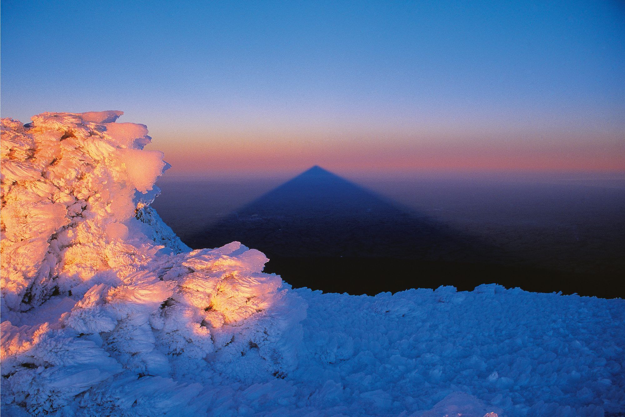 2000x1336 Taranaki—the shadow speaks. New Zealand Geographic