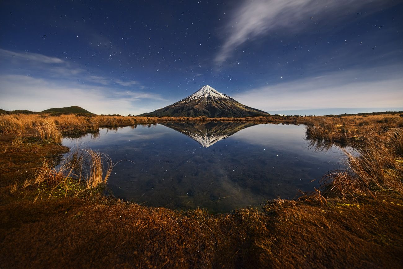 1300x868 Poster Mount Taranaki