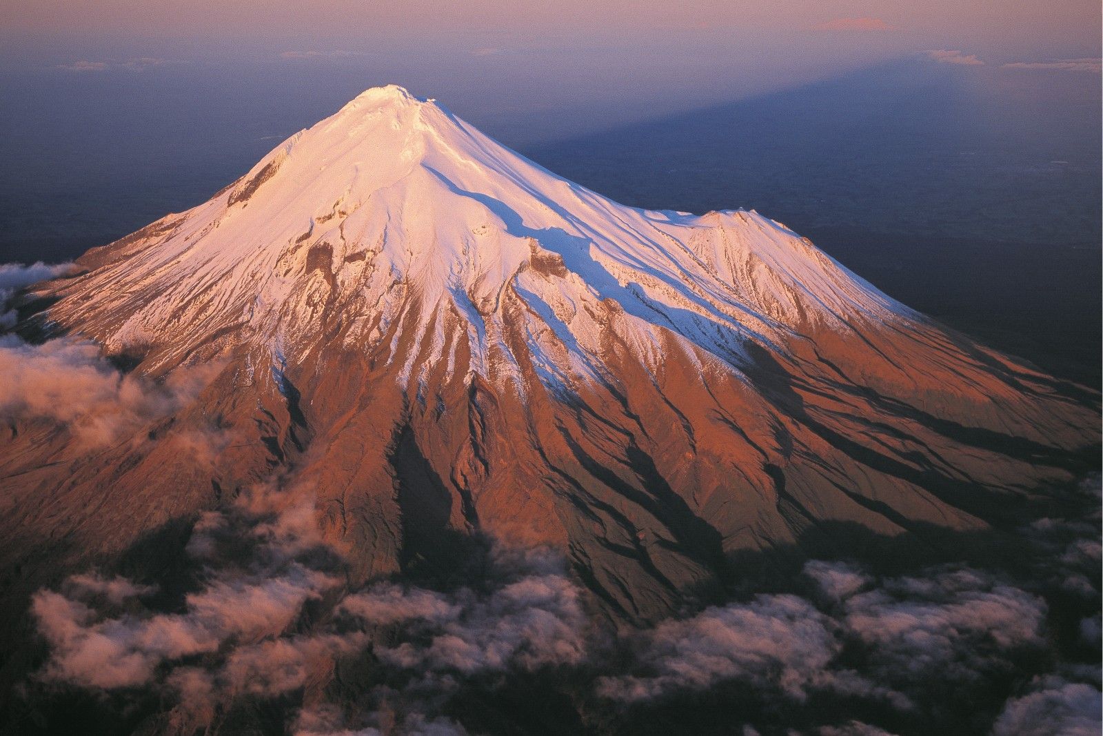 1600x1067 Taranaki—the shadow speaks. New Zealand Geographic