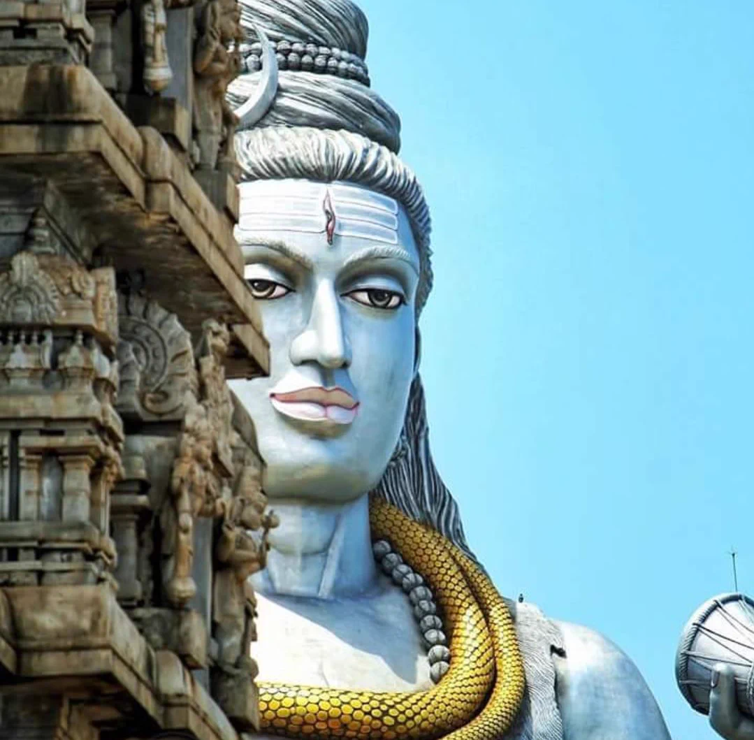 1079x1059 Lost Temples™ on X: PART1 Murudeshwar Shiva Temple, Karnataka Murudeshwar has many special attractions. The most striking feature here is the 123 feet tall statue of Lord Shiva. This is the tallest