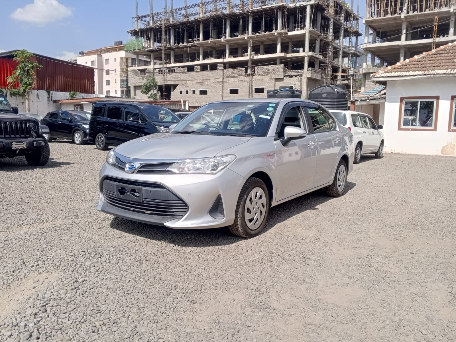 1600x1200 TOYOTA Axio Hybrid