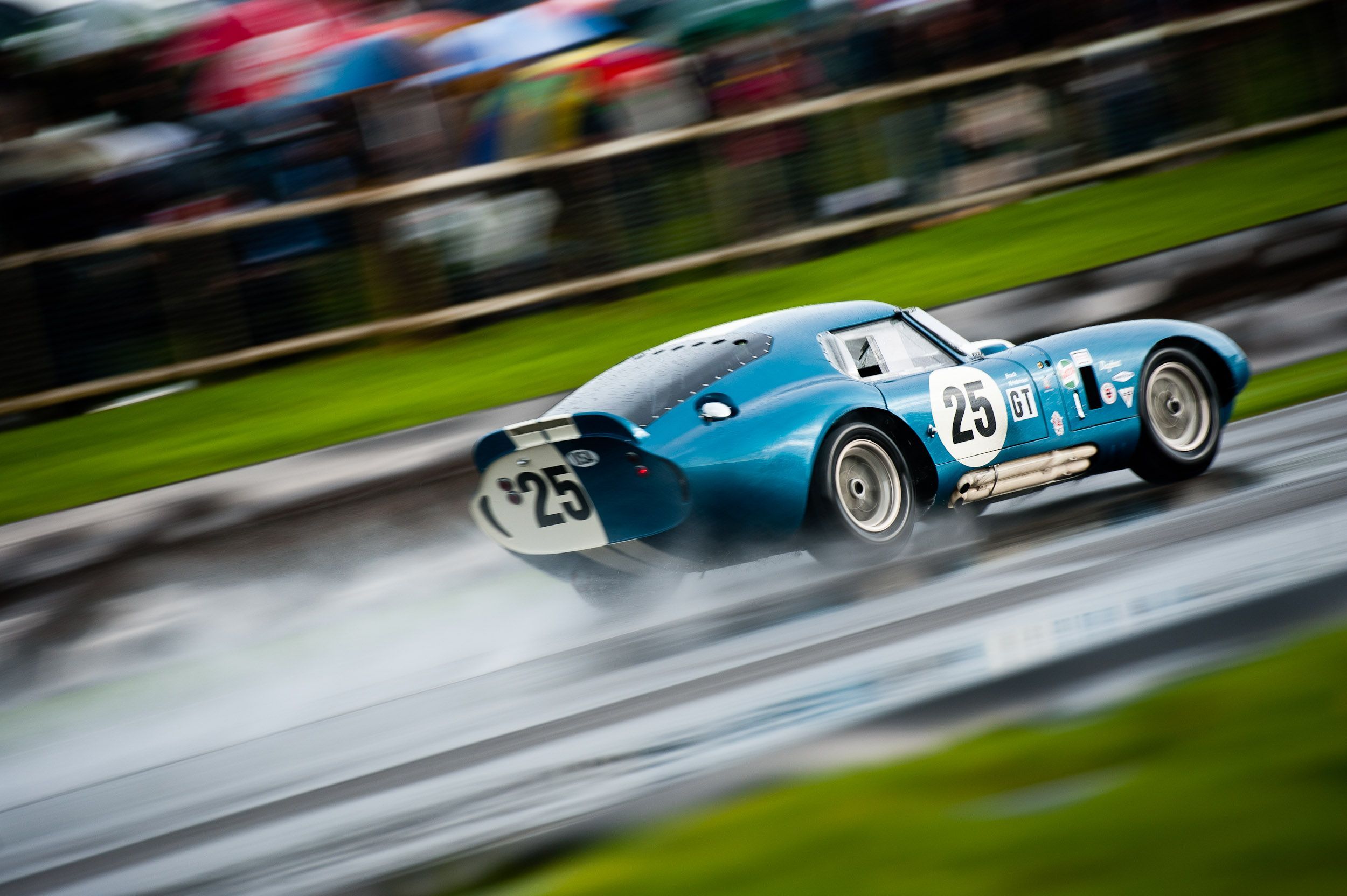 2500x1664 Old Race Car Wallpaper