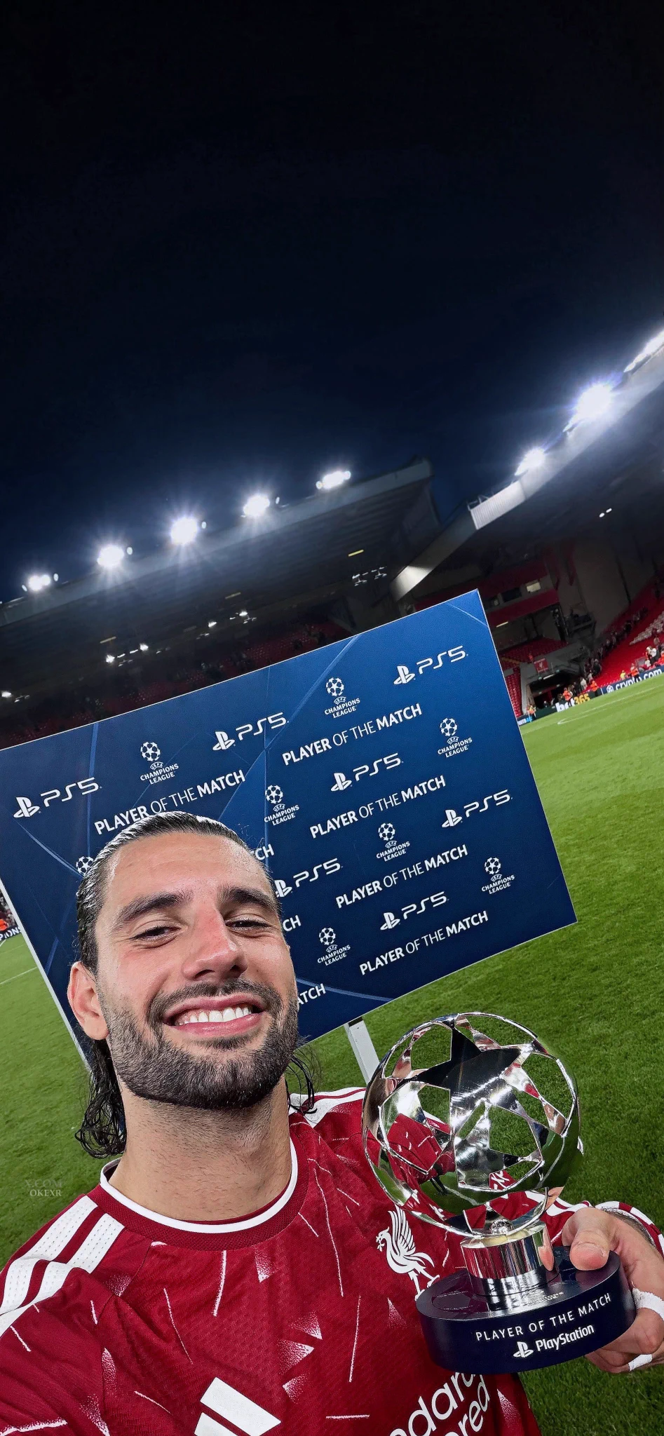 947x2048 Football Wallpaper on X: └