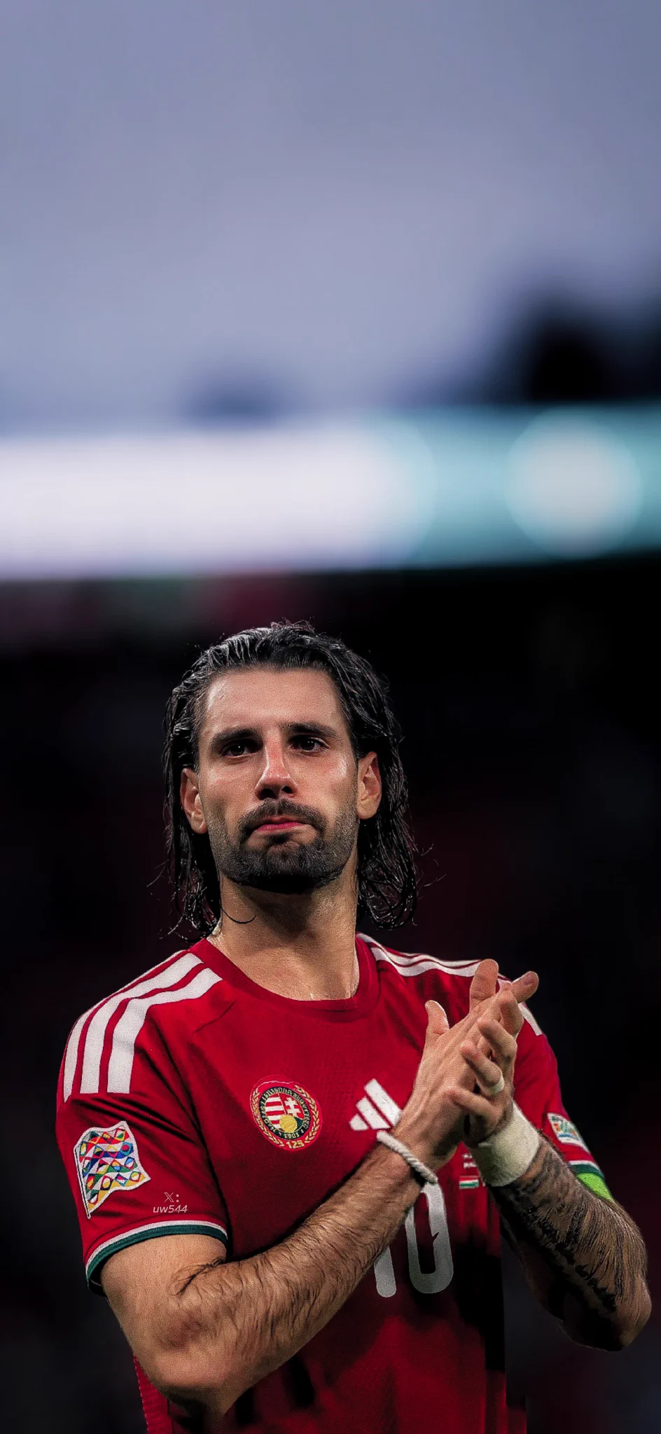 944x2048 Football Wallpaper on X: └