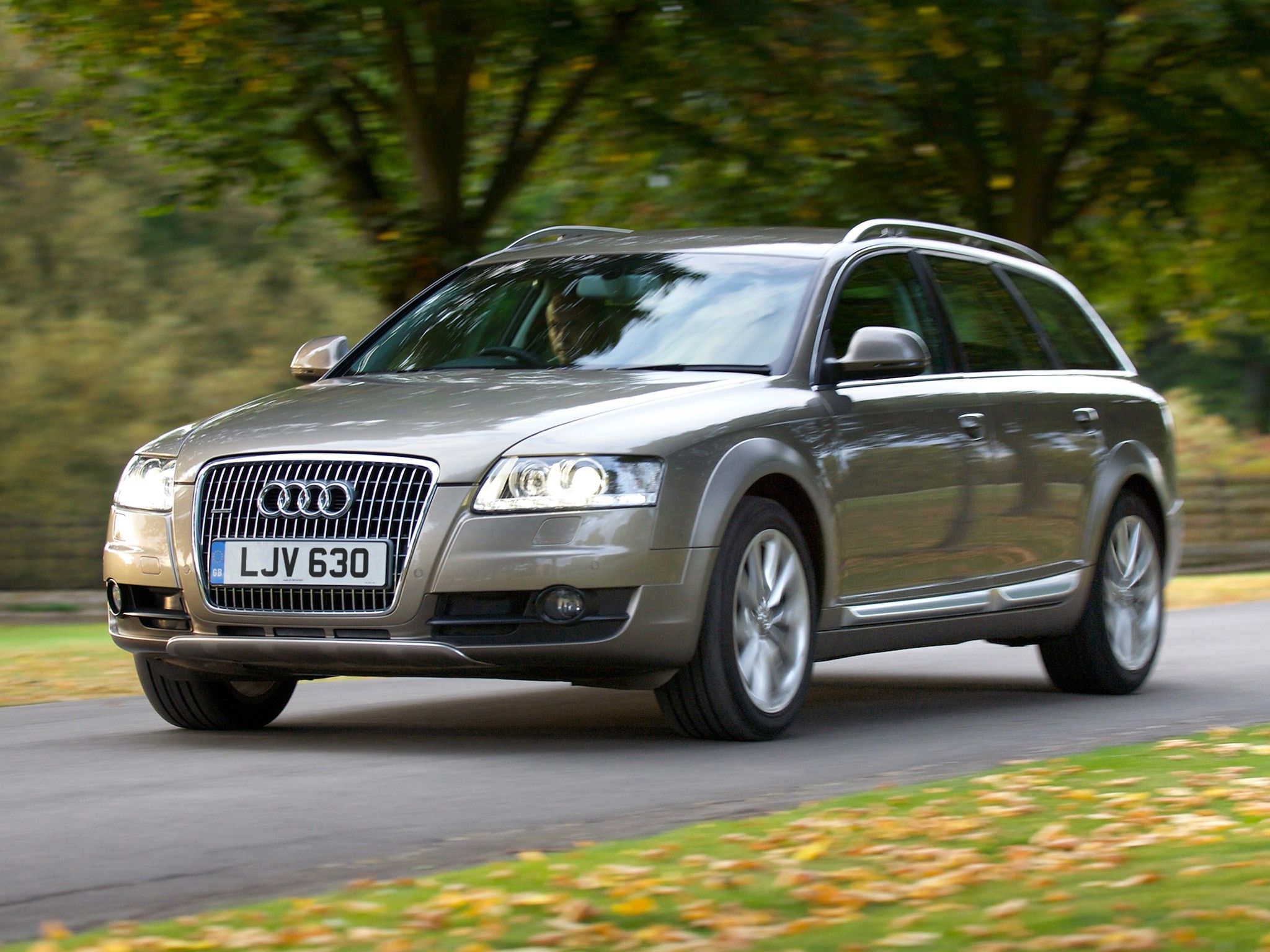 2048x1536 Wallpaper Black Audi a 4 on Road During Daytime, Background Free Image