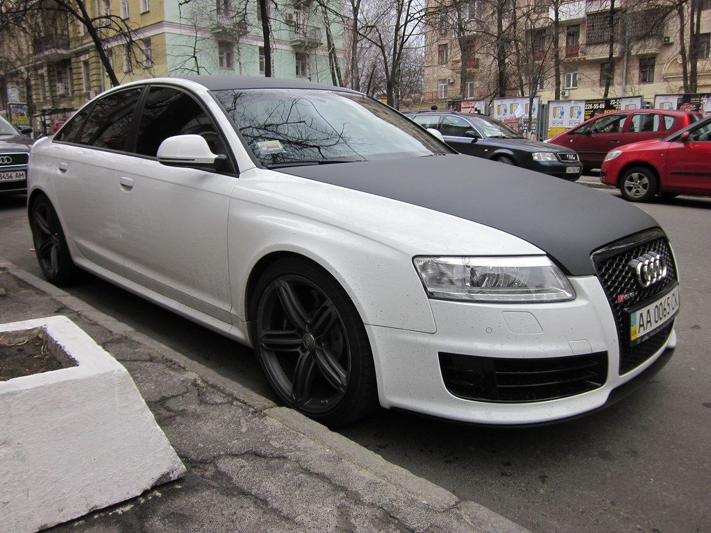 1024x768 Audi RS6 Sedan C6. Matte white with carbon top Audi RS6 Sed