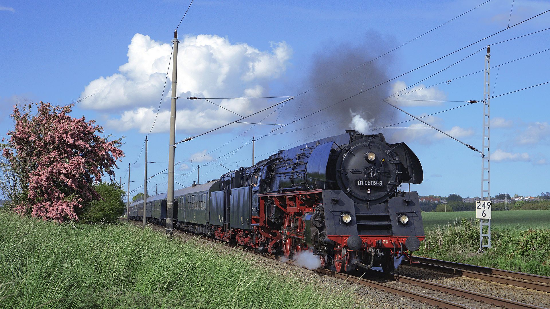 1920x1080 exPRESSzugreisen Mountains and Chemnitz RAILWAY ROUTE Saxony