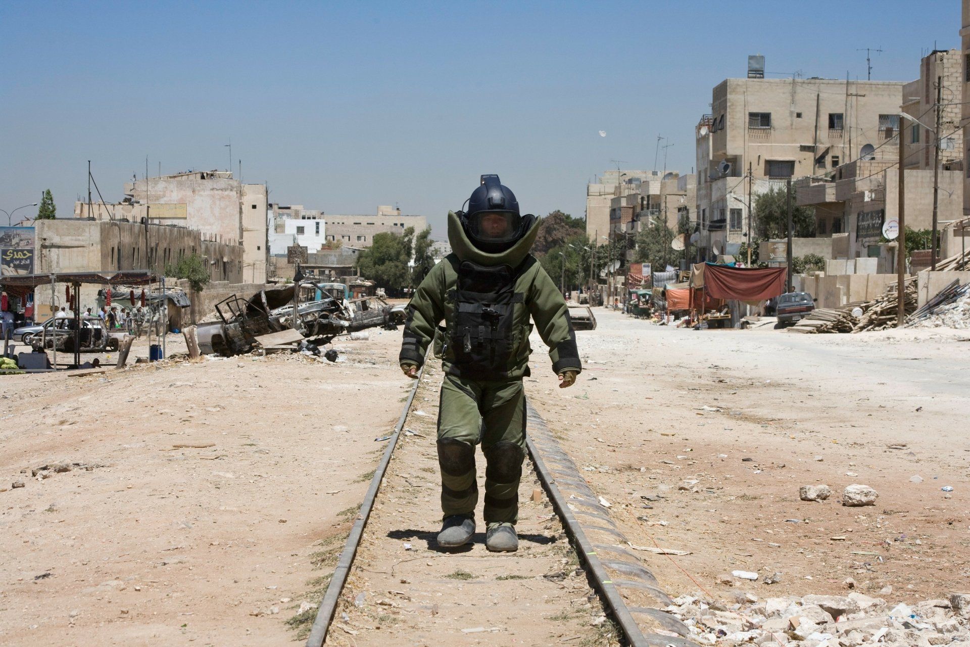 1920x1280 Download Movie The Hurt Locker HD Wallpaperx1920