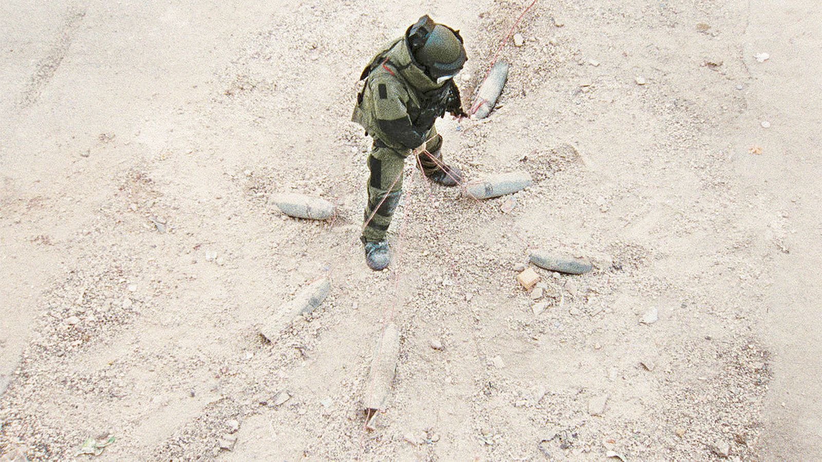 1600x900 Hard Wired: The Hurt Locker