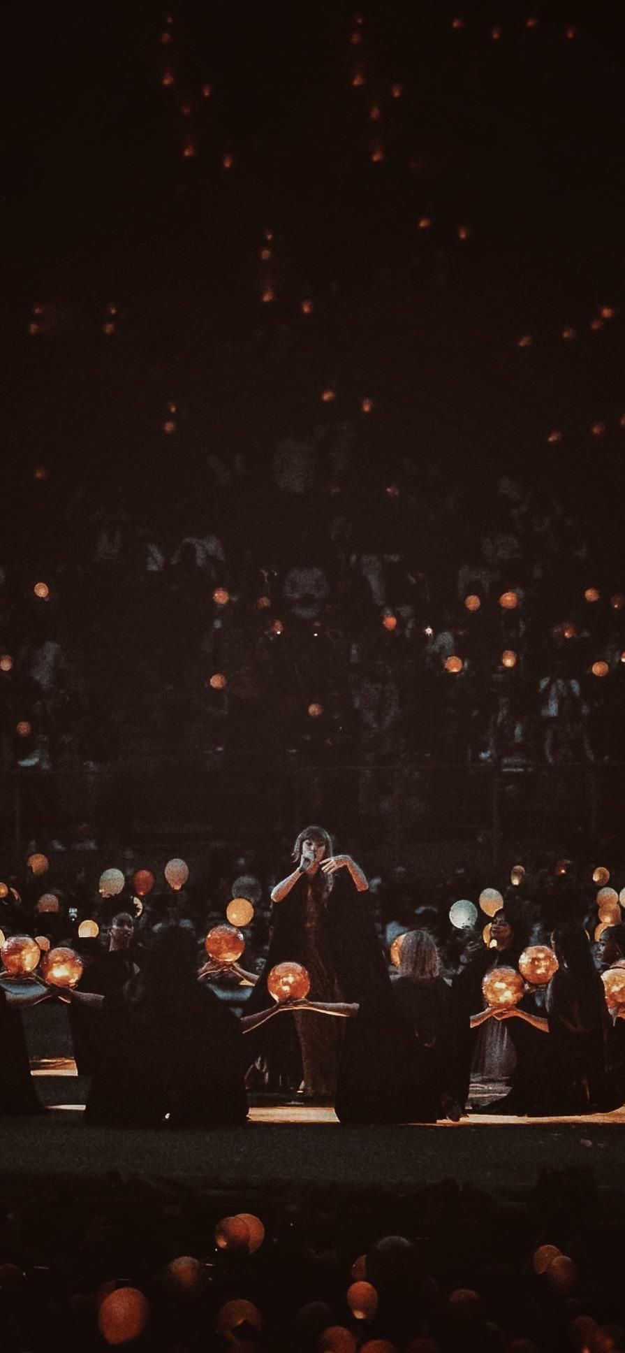 895x1936 Fall is only a few days away, please supply us with your Taylor + Autumn phone wallpaper