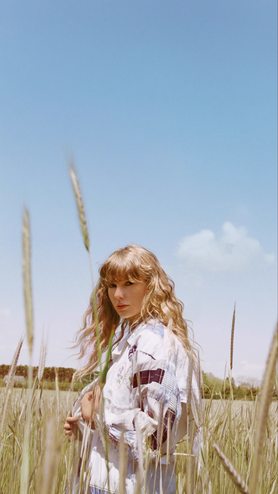 1153x2048 Olivia