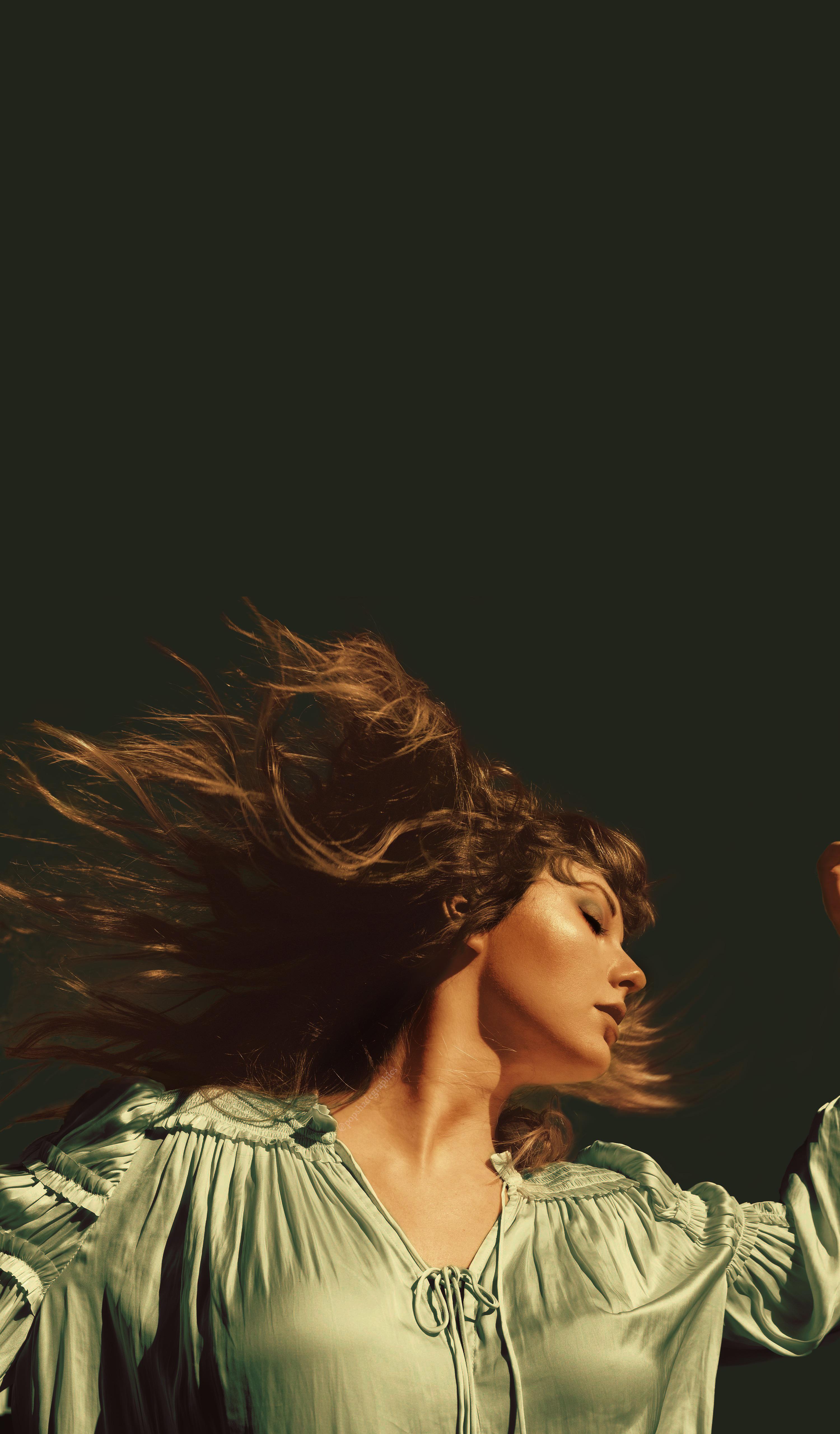 3000x5120 I made some Fearless (Taylor's version) wallpaper if anyone wants