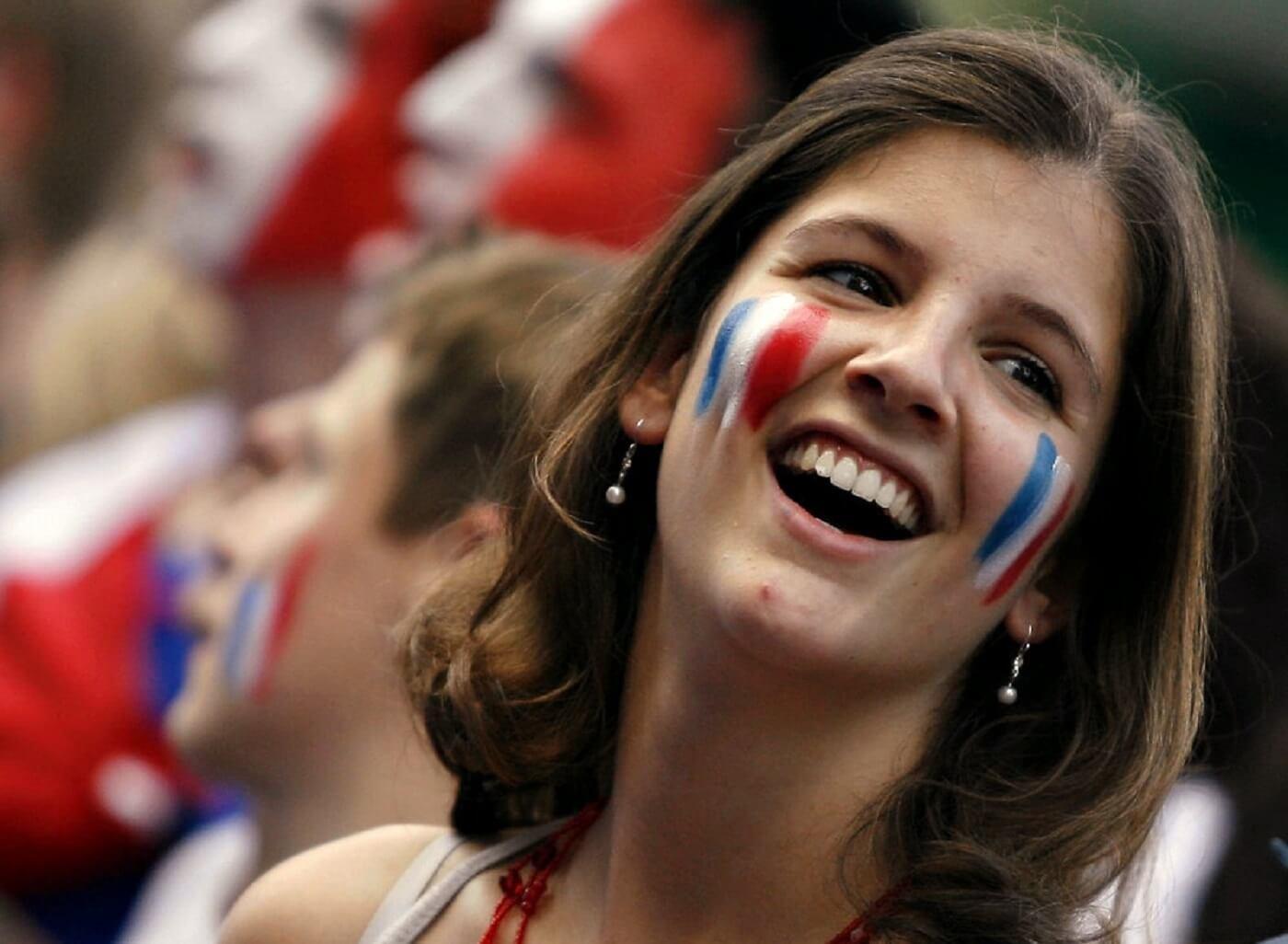 1400x1026 French Girl Wallpaper