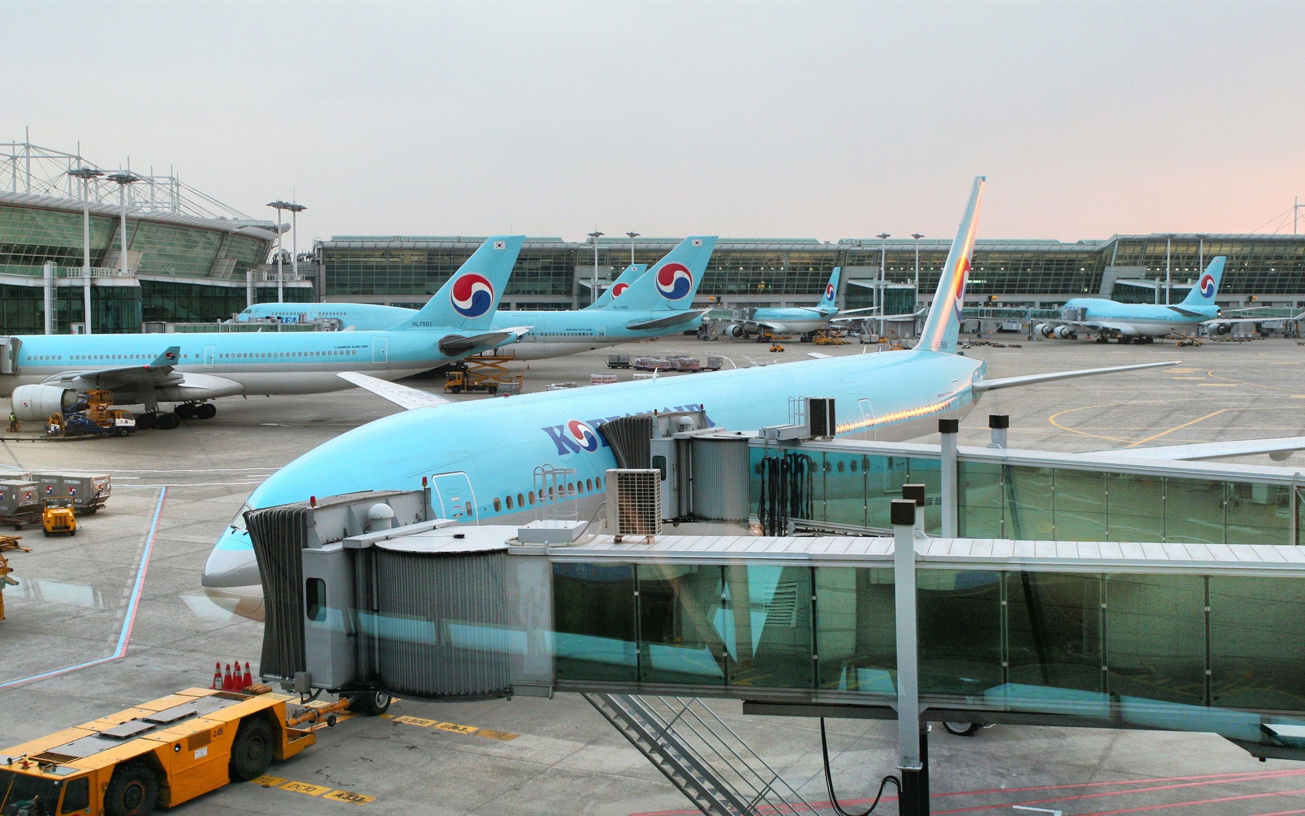 2560x1600 Wallpaper Korean Air, Incheon International Airport 3840x1200 Multi Monitor Panorama Picture, Image