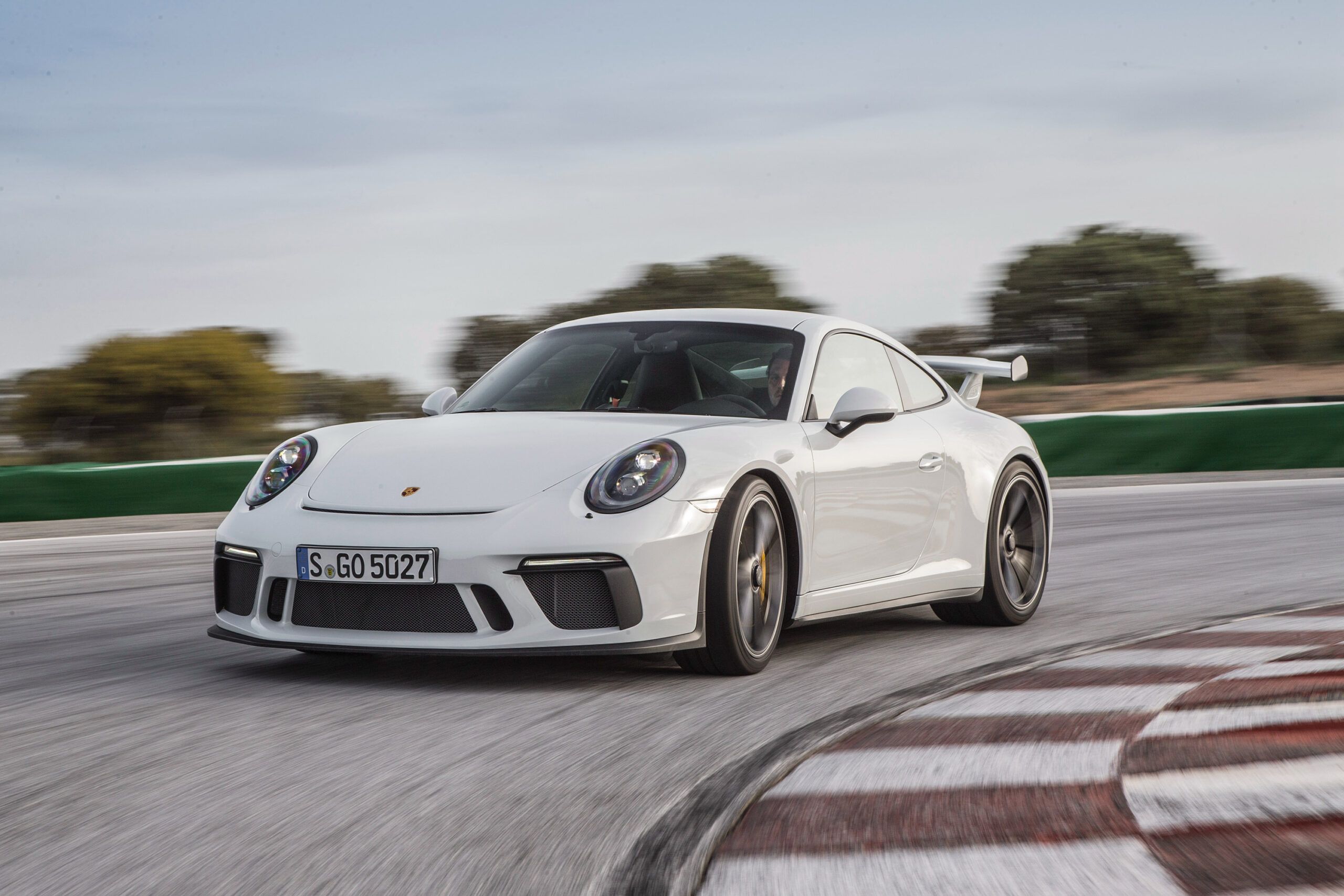 2560x1707 Porsche 911 GT3 Wallpaper