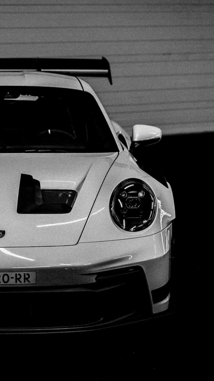 736x1308 Porsche 911 GT3 RS Wallpaper