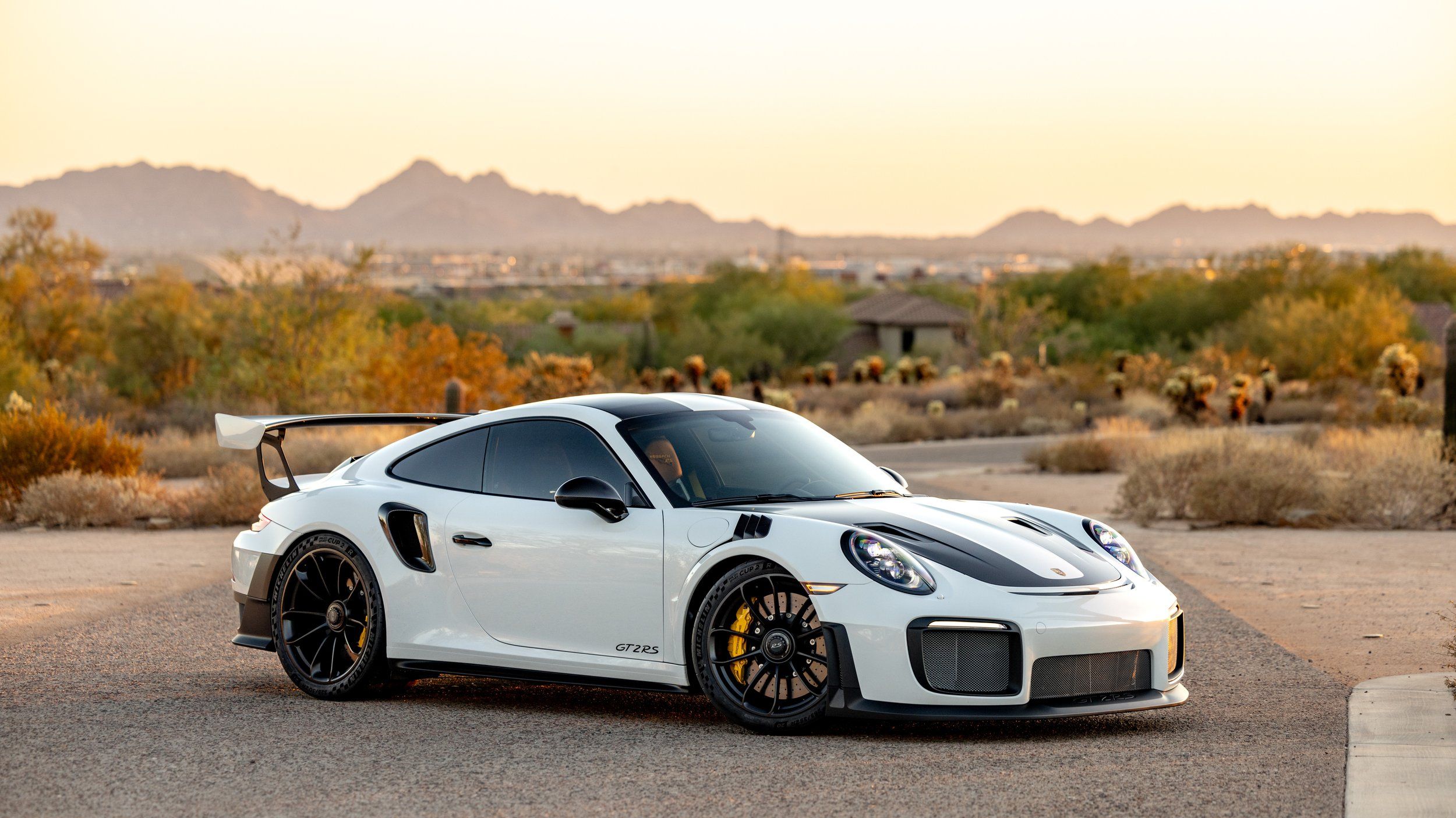 2500x1406 Porsche 911 GT2 RS 'Weissach'