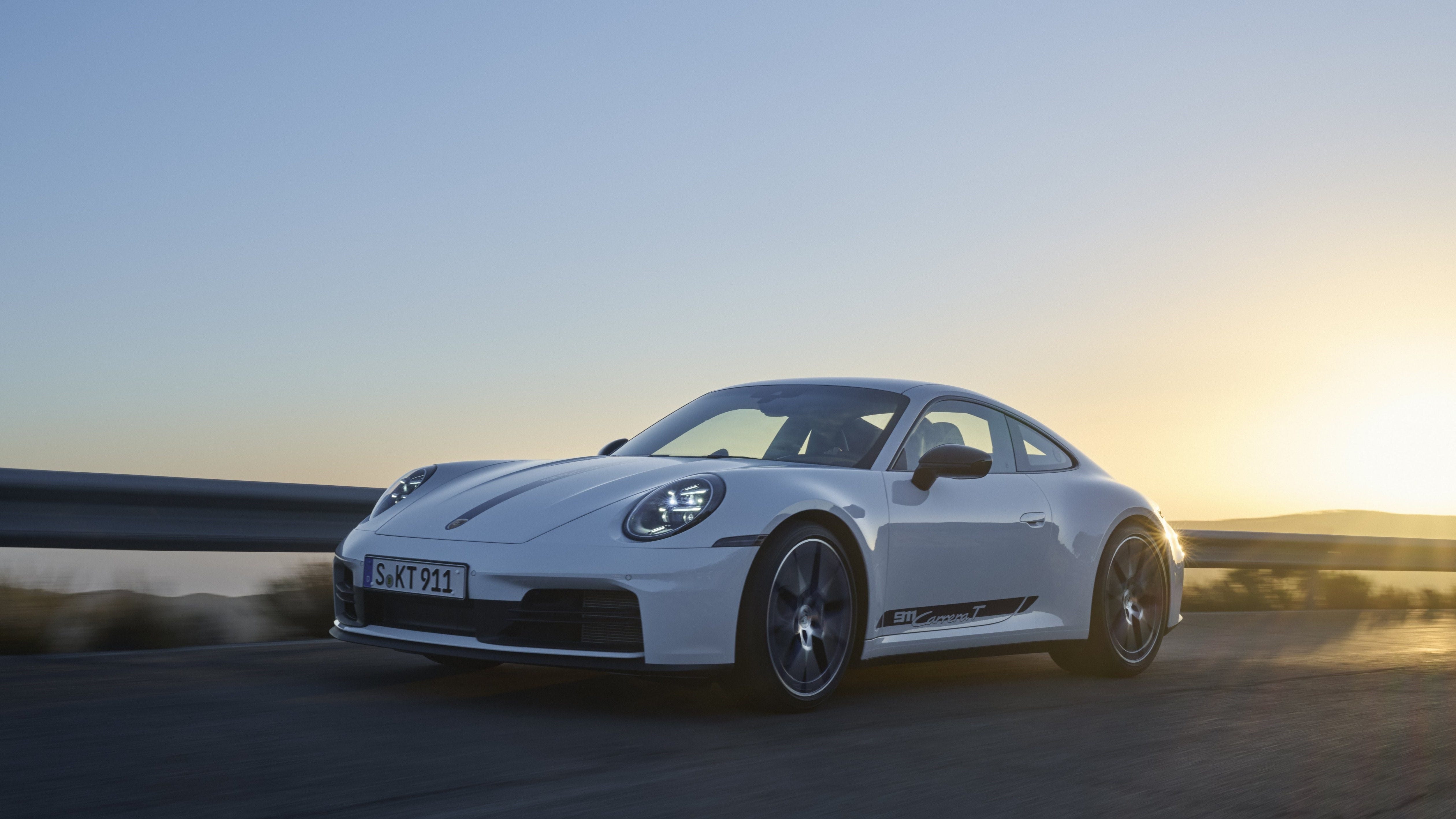 5040x2835 Photos: See the 2025 Porsche 911 Carrera T from Every Angle