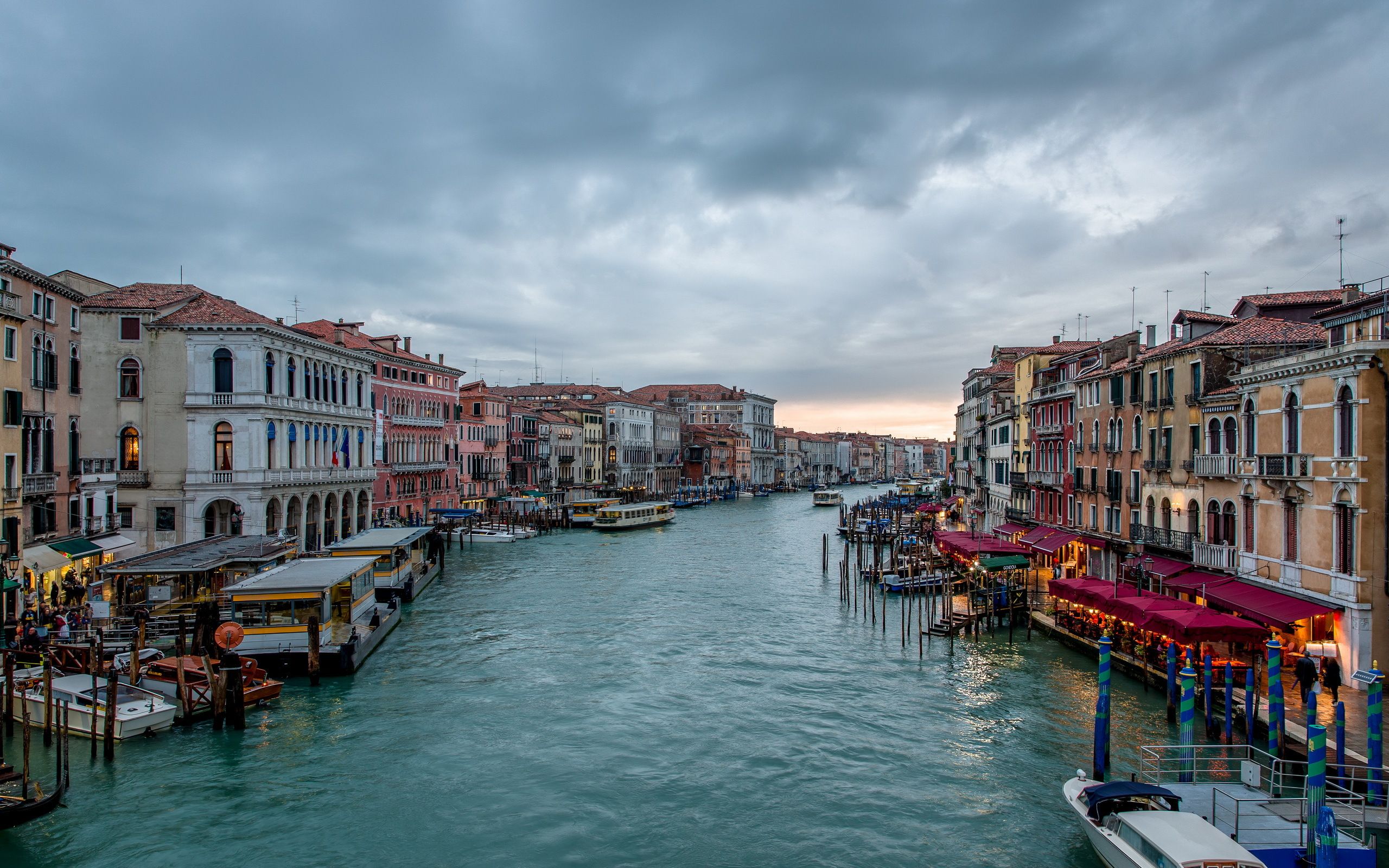 2560x1600 Free Veneto, San Polo 2K wallpaper for desktop and phone