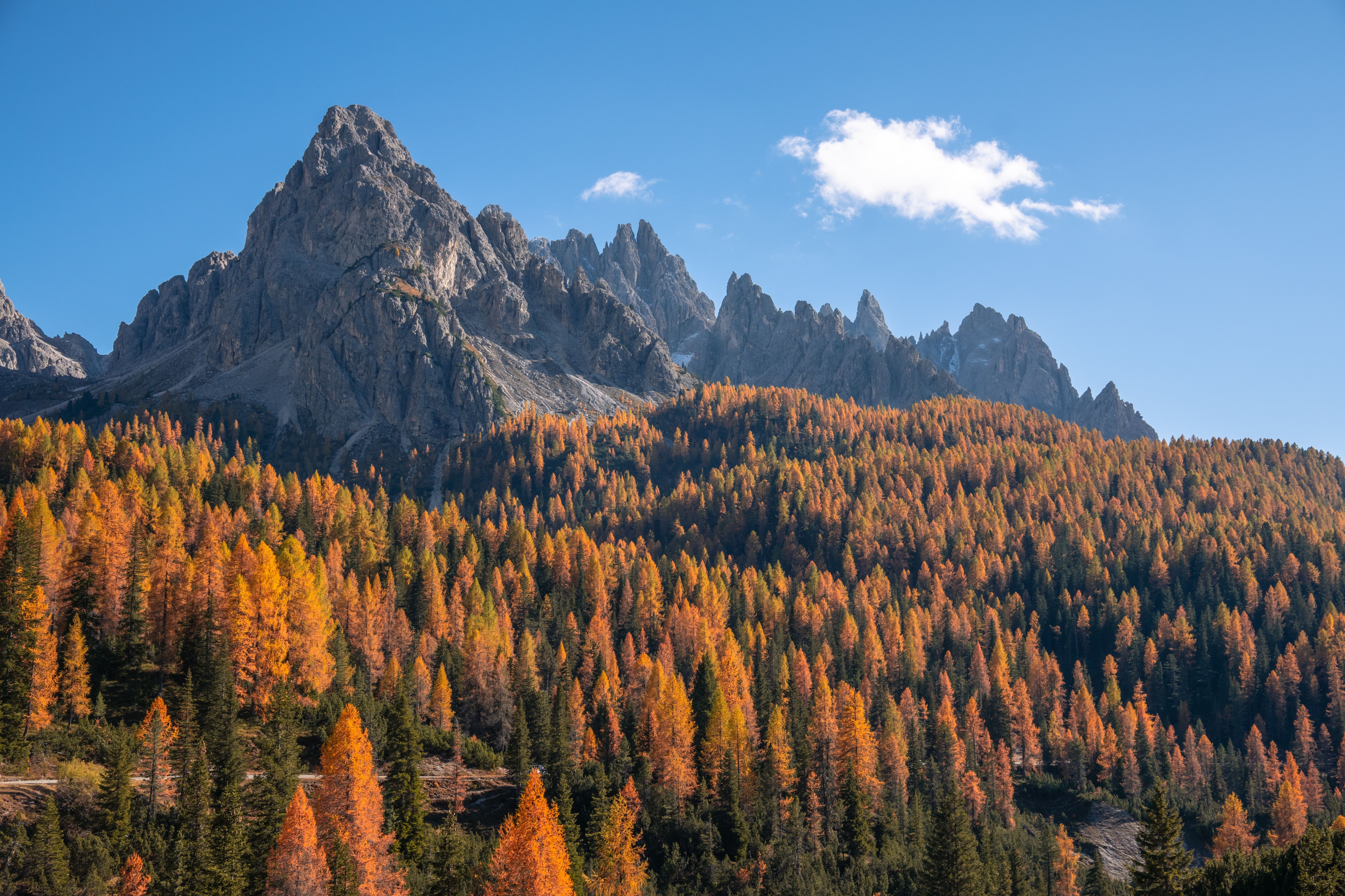6192x4128 Stunning Dolomites Autumn Landscape in Veneto · Free