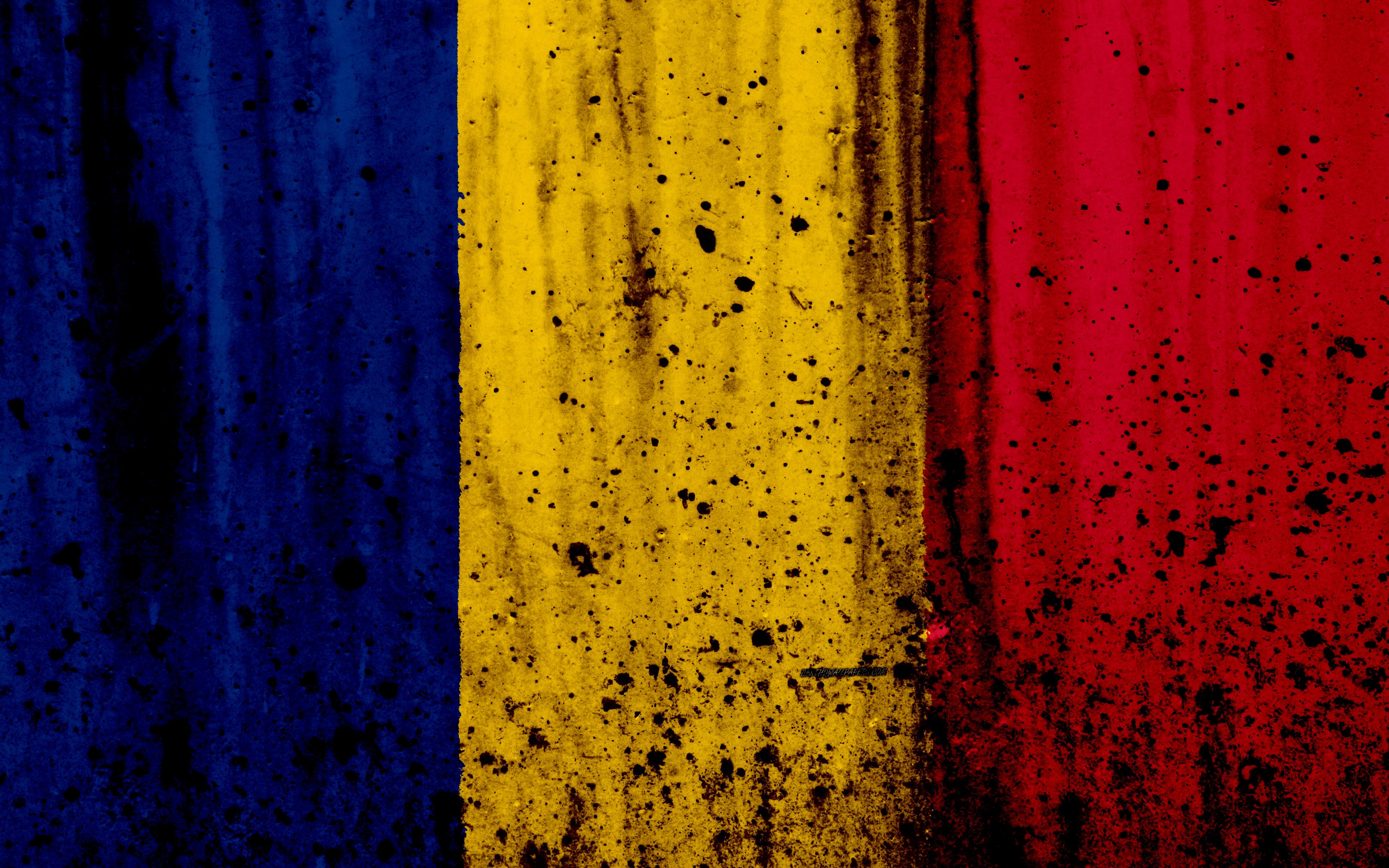 3840x2400 Chad Flag Wallpaper