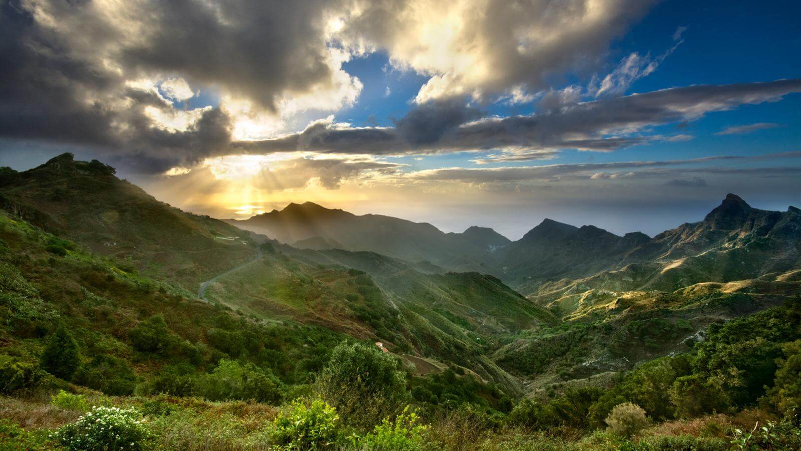 1600x900 Anaga