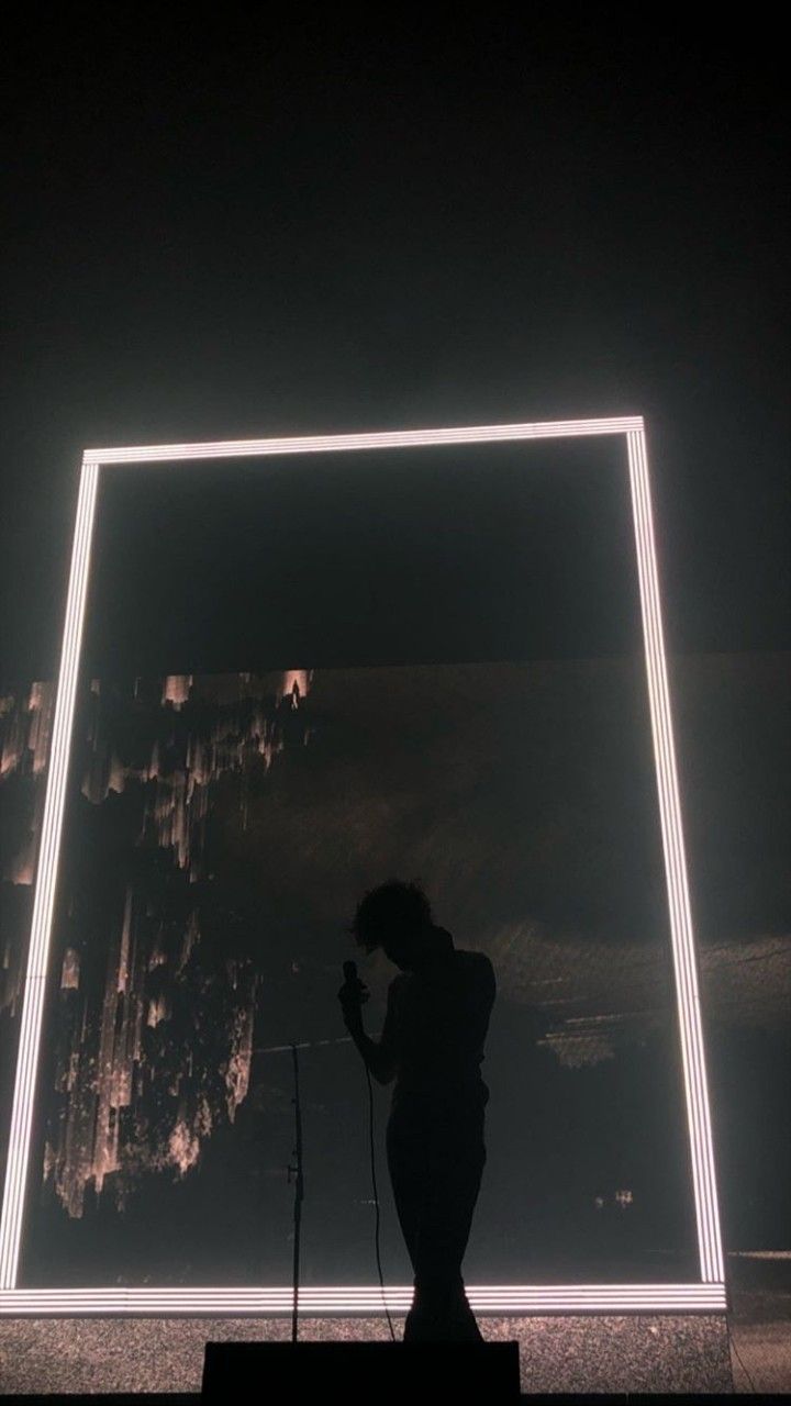 720x1280 Wallpaper Matty Healy The 1975 Concert