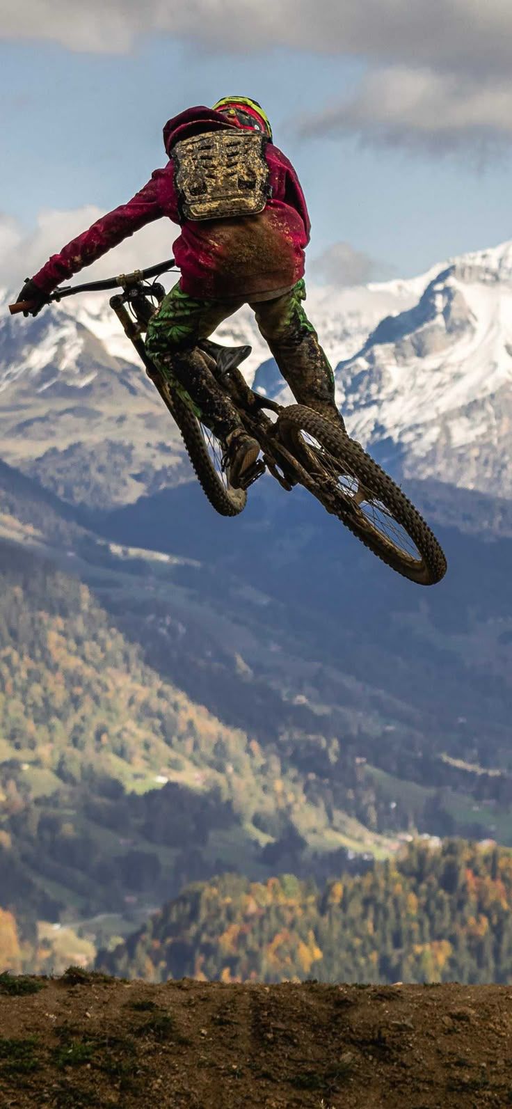 736x1593 MTB Wallpaper