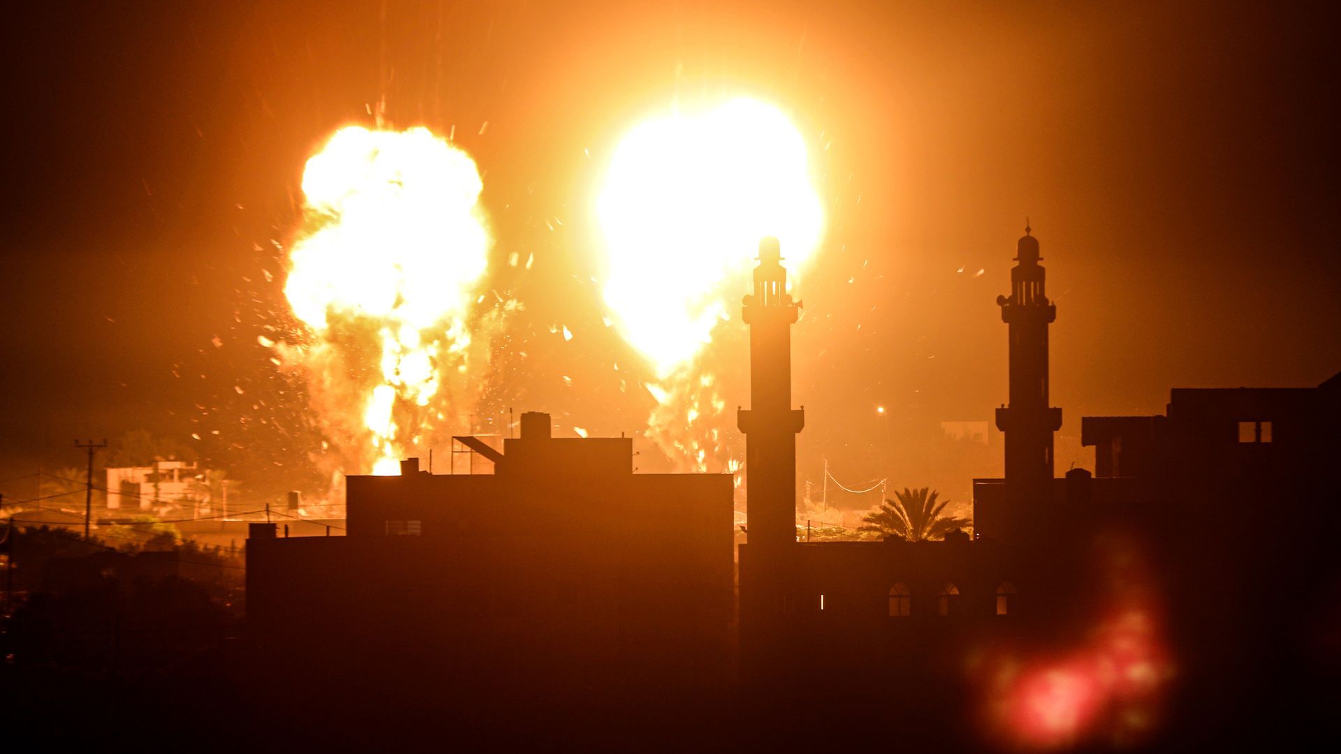 1920x1080 Israeli military says it launched airstrikes in Gaza over incendiary balloons