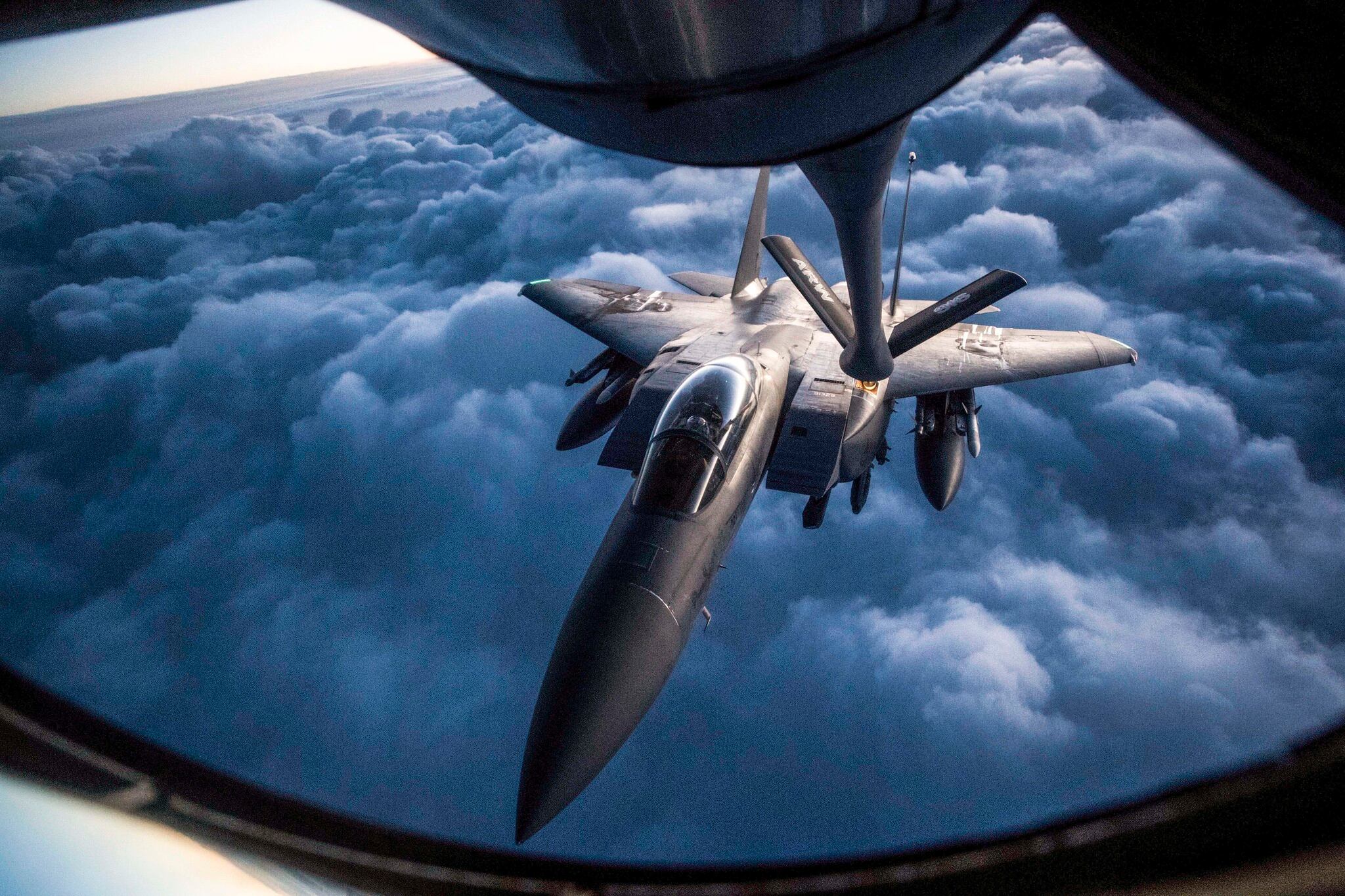 2048x1365 Watch coalition aircraft pummeling ISIS fighters in Iraq