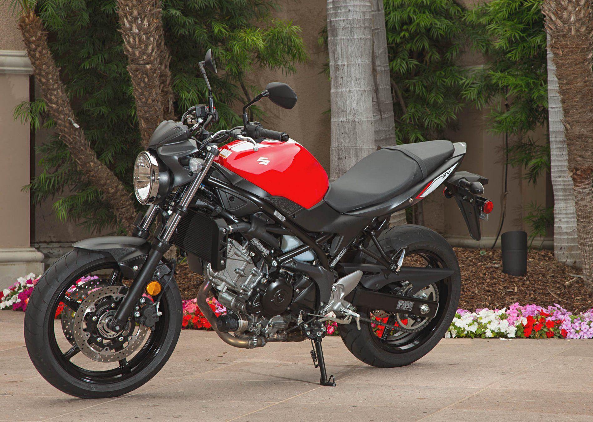 1900x1353 Suzuki 2017 SV650 ABS Wallpaper