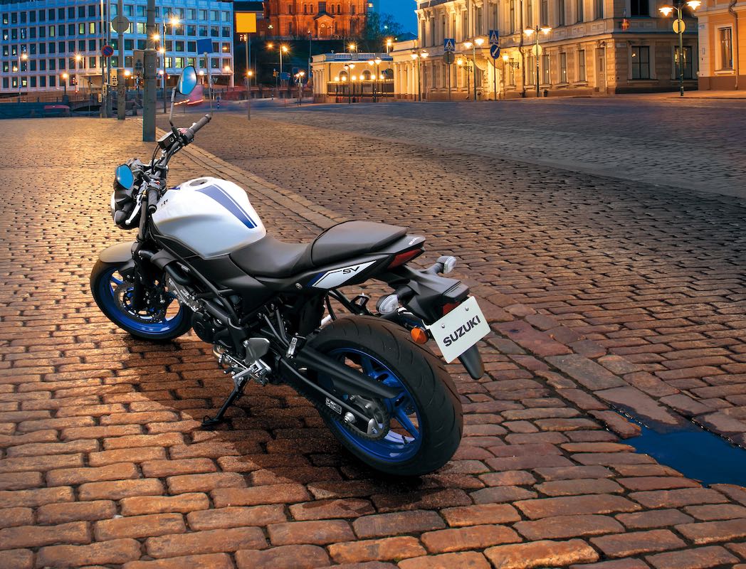 1048x800 Suzuki SV650. Naked Sportbike Exposed