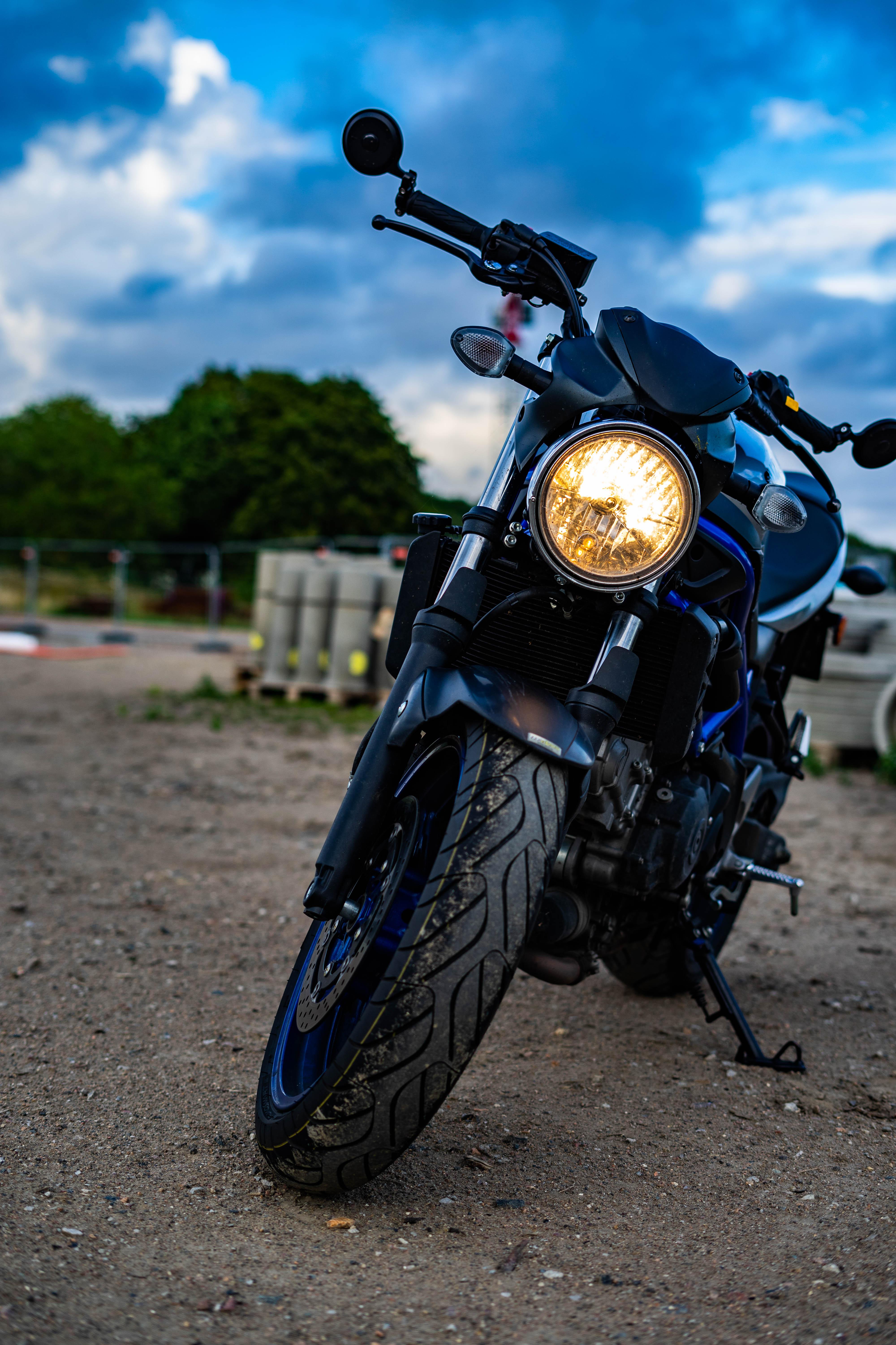 4000x6000 Suzuki SV650