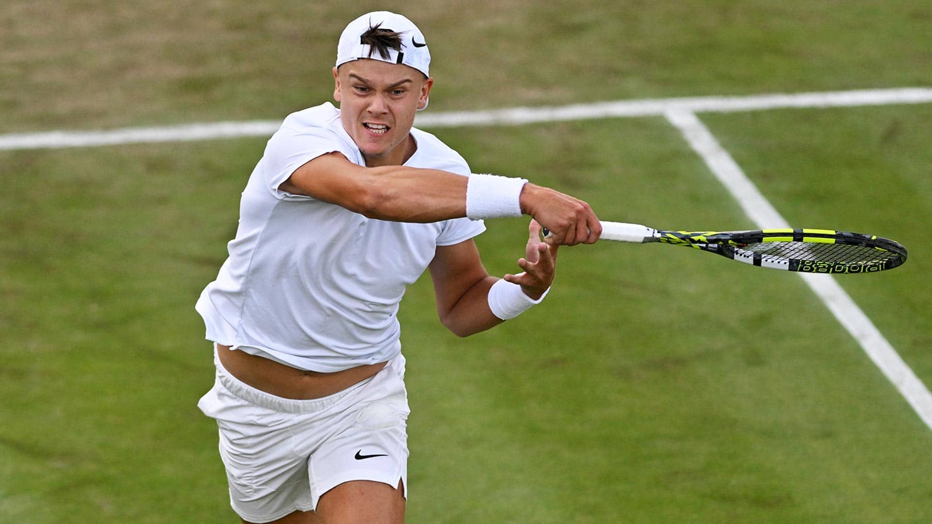 1920x1080 Holger Rune rallies, Taylor Fritz fires into third round at Wimbledon